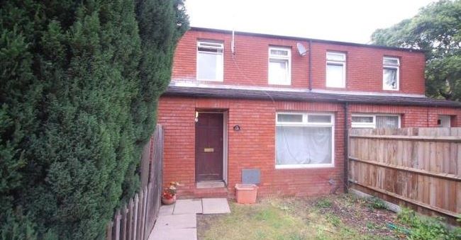 HMO INVESTMENT: A FREEHOLD THREE BEDROOM TERRACED HOUSE ARRANGED AS A FIVE BEDROOM HMO OFFERING A POTENTIAL INCOME OF £21,120 PER ANNUM