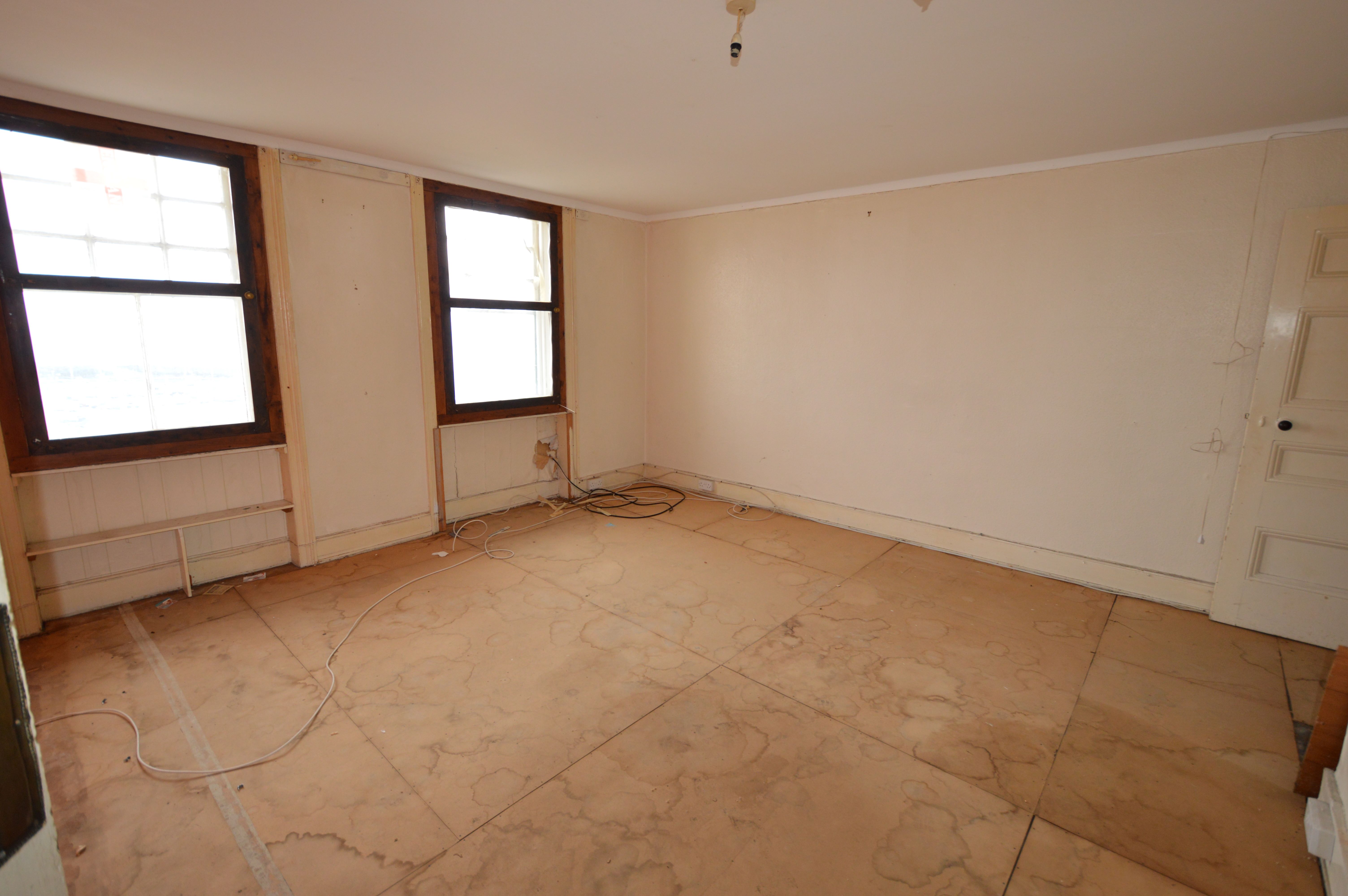 REFURBISHMENT INVESTMENT: A VACANT FREEHOLD GRADE II LISTED FIVE STOREY SEAFRONT TOWN HOUSE IN NEED OF FULL REFURBISHMENT