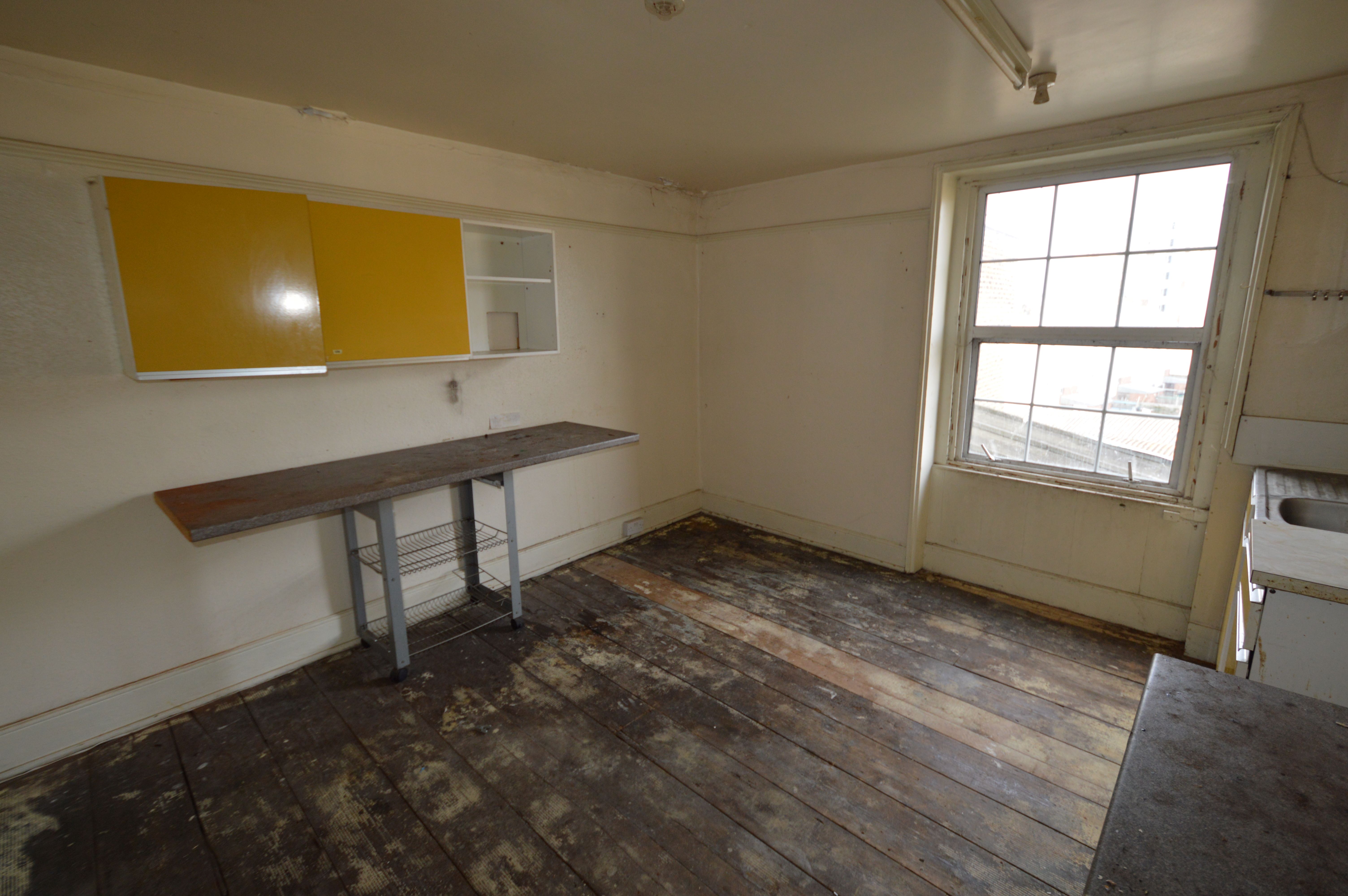 REFURBISHMENT INVESTMENT: A VACANT FREEHOLD GRADE II LISTED FIVE STOREY SEAFRONT TOWN HOUSE IN NEED OF FULL REFURBISHMENT