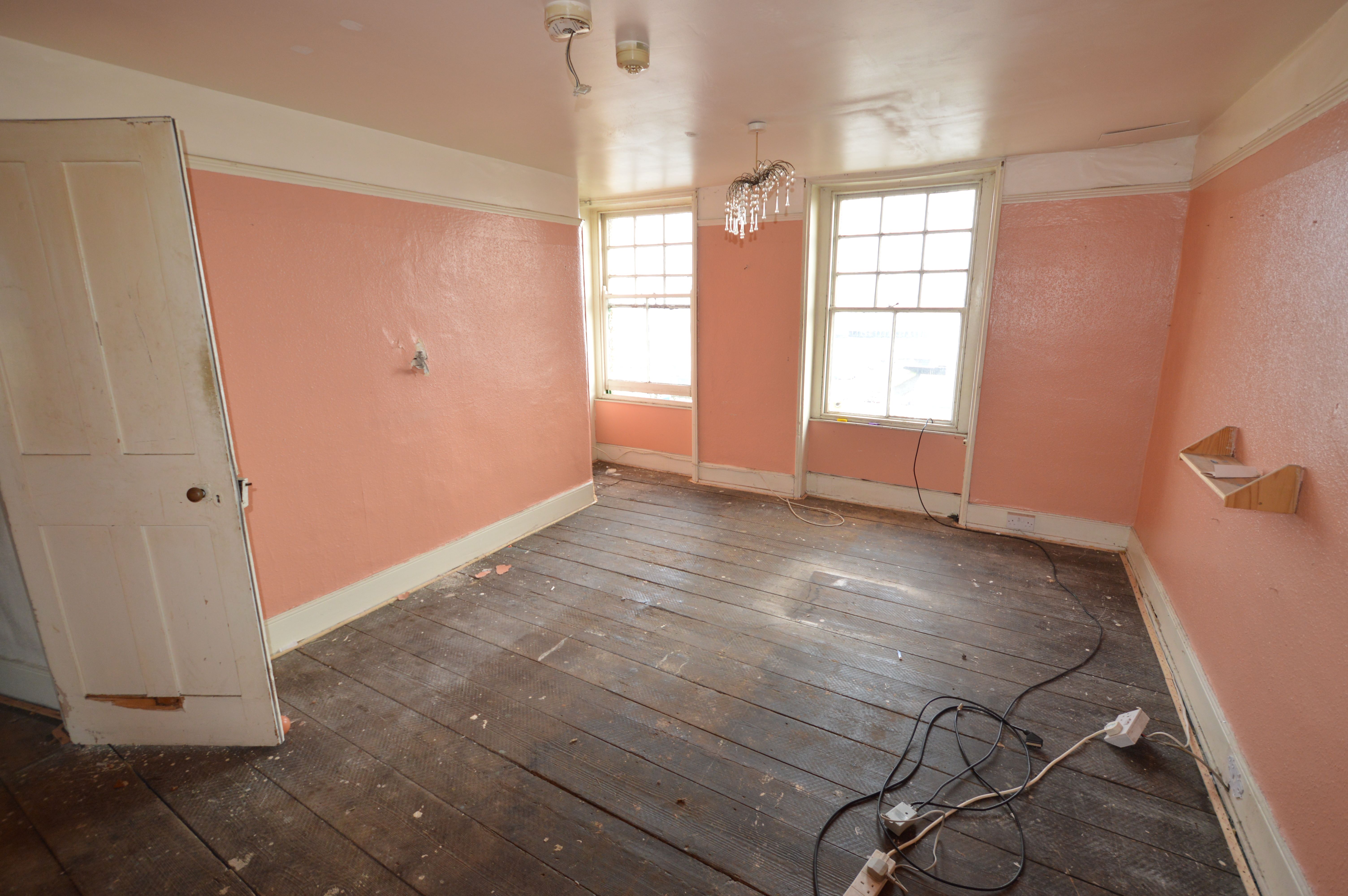 REFURBISHMENT INVESTMENT: A VACANT FREEHOLD GRADE II LISTED FIVE STOREY SEAFRONT TOWN HOUSE IN NEED OF FULL REFURBISHMENT