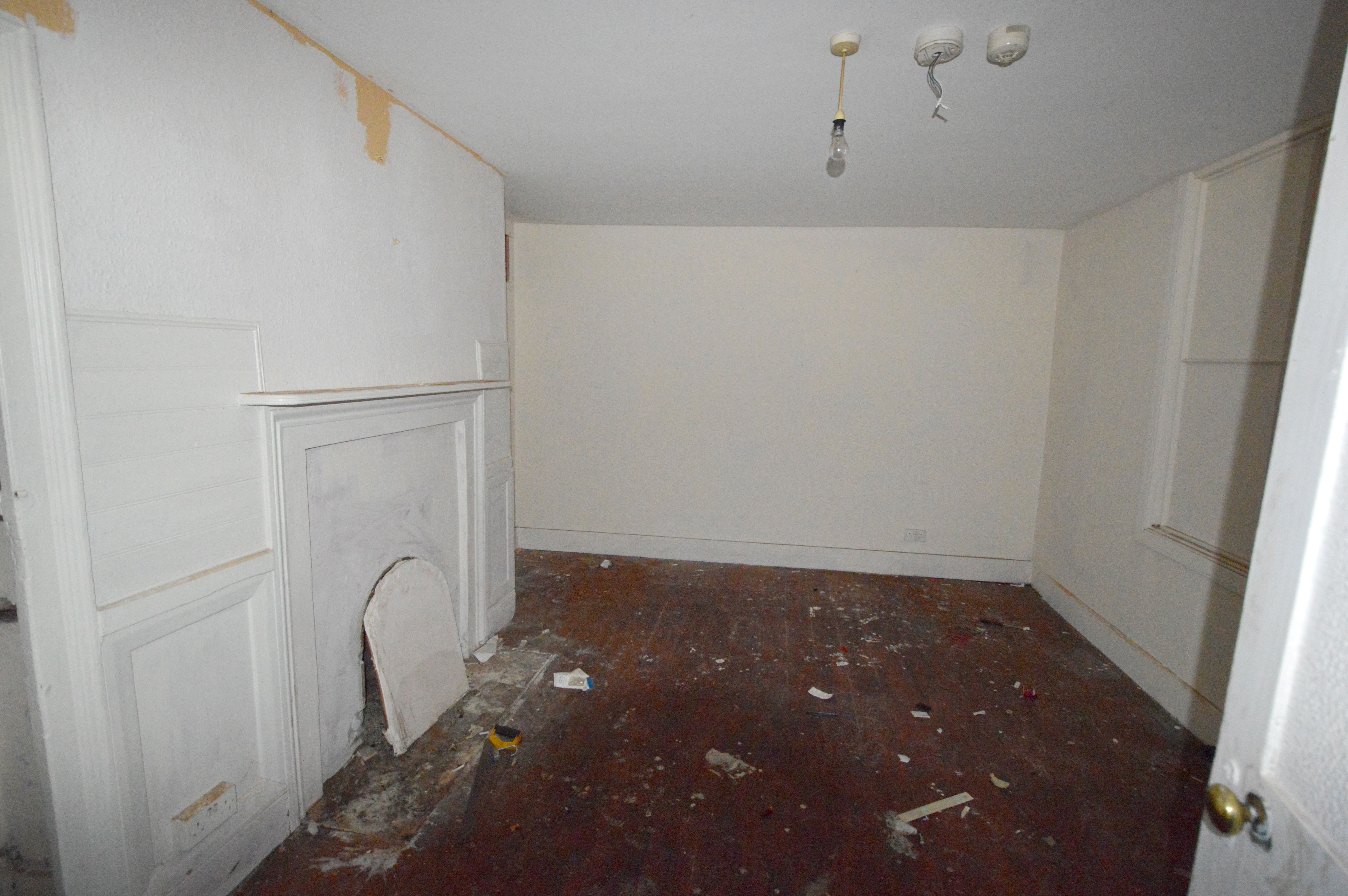 REFURBISHMENT INVESTMENT: A VACANT FREEHOLD GRADE II LISTED FIVE STOREY SEAFRONT TOWN HOUSE IN NEED OF FULL REFURBISHMENT
