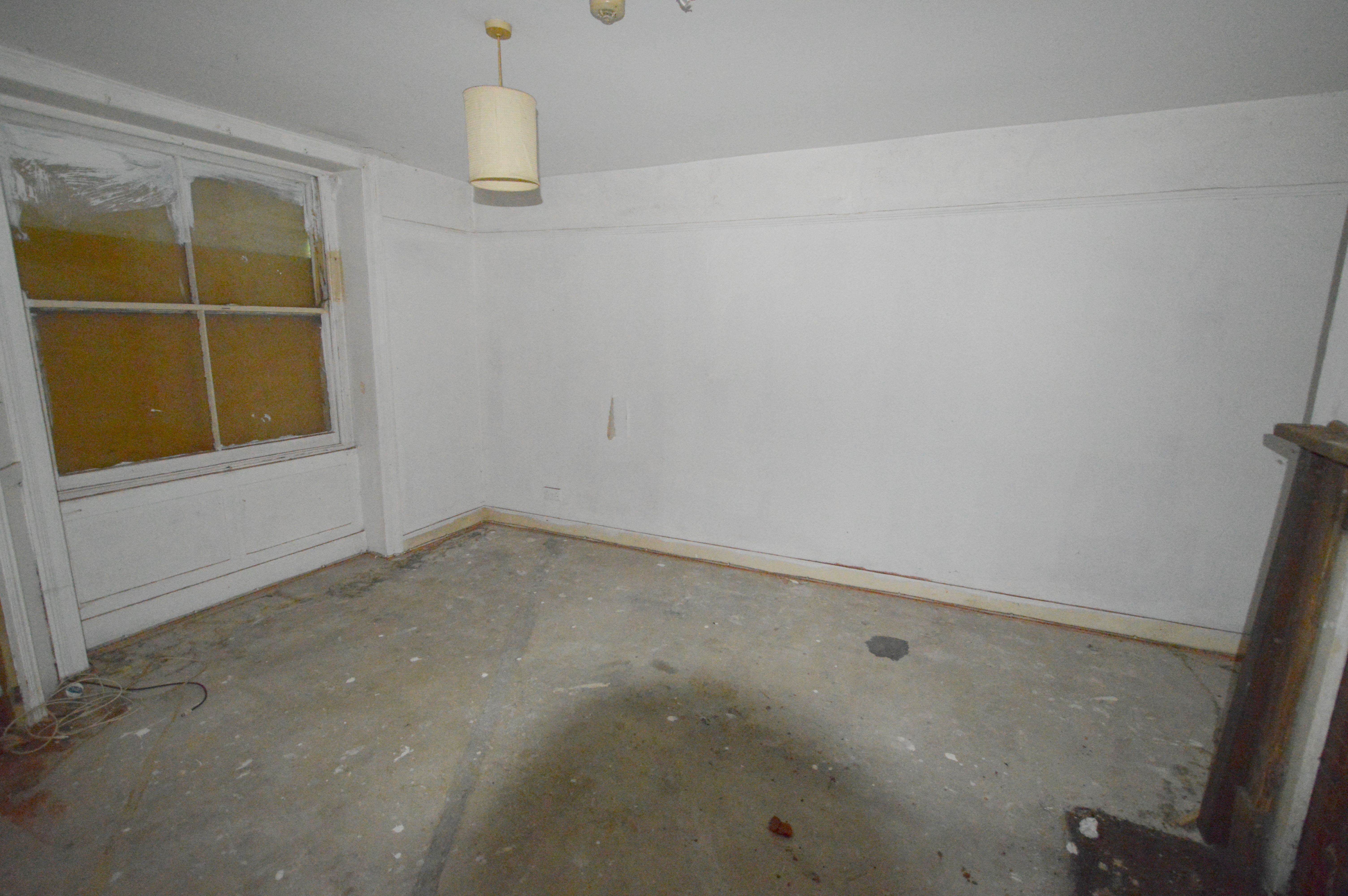 REFURBISHMENT INVESTMENT: A VACANT FREEHOLD GRADE II LISTED FIVE STOREY SEAFRONT TOWN HOUSE IN NEED OF FULL REFURBISHMENT