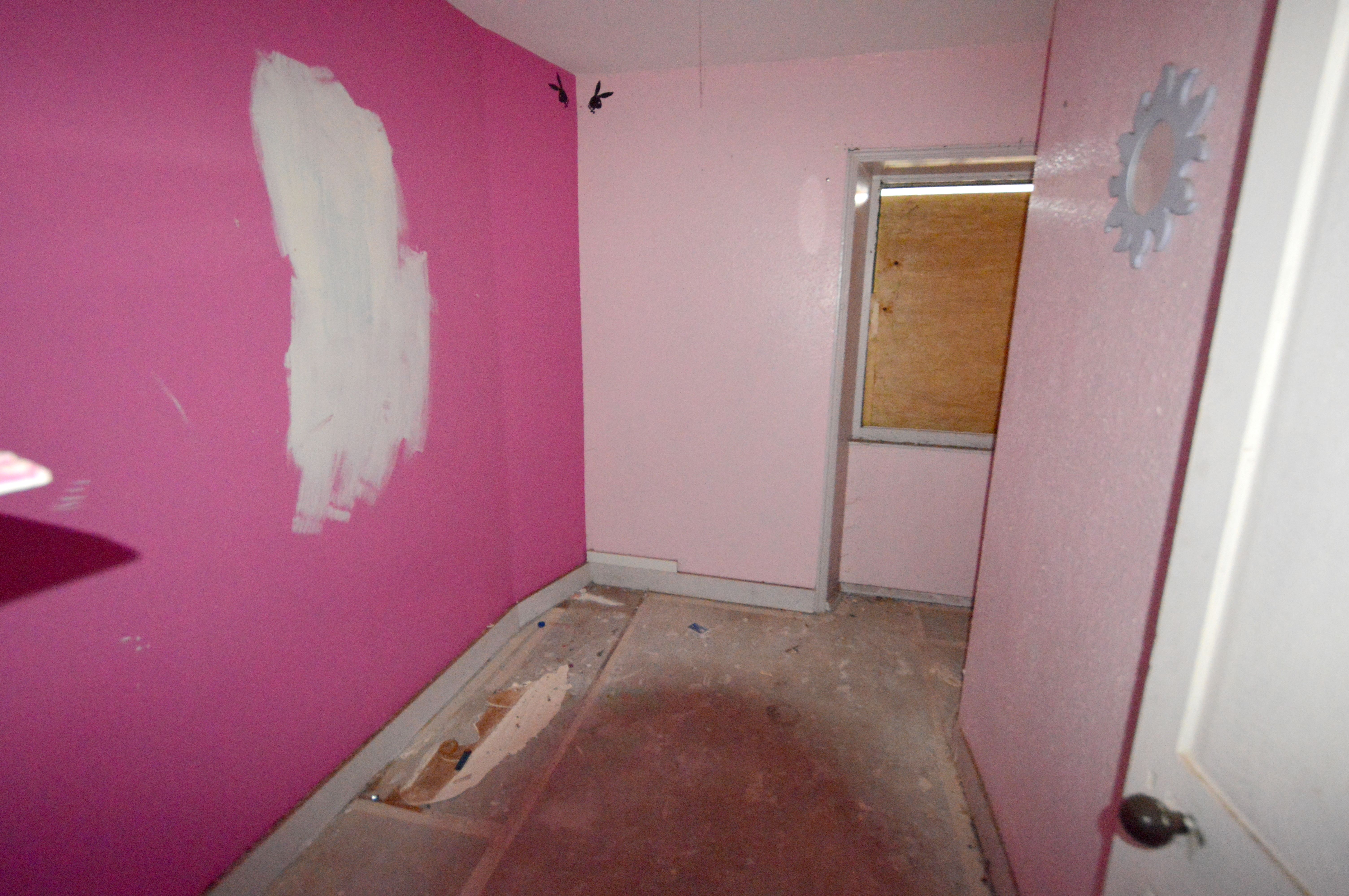 REFURBISHMENT INVESTMENT: A VACANT FREEHOLD GRADE II LISTED FIVE STOREY SEAFRONT TOWN HOUSE IN NEED OF FULL REFURBISHMENT