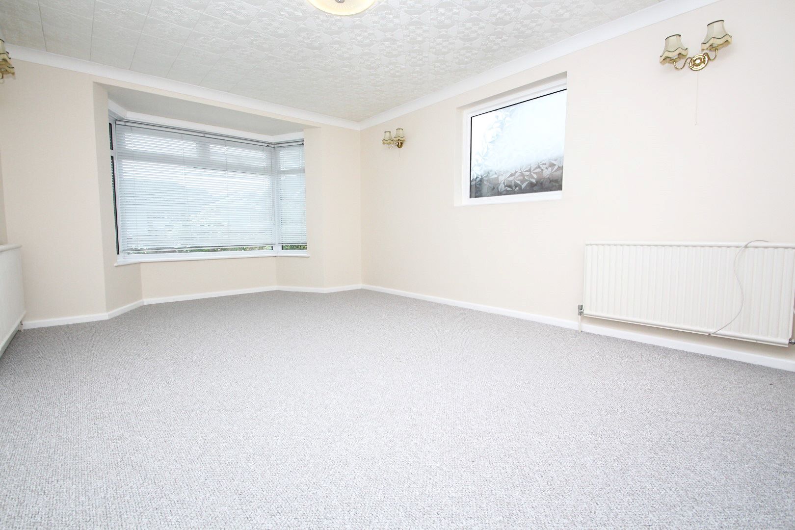 REFURBISHMENT OPPORTUNITY: A FREEHOLD DETACHED  BUNGALOW   CLOSE TO HOLLAND SEAFRONT THAT REQUIRES MODERNISATION AND IMPROVEMENT