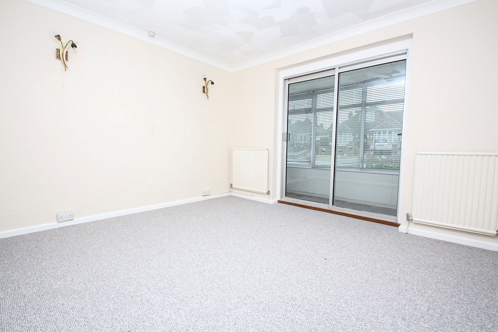 REFURBISHMENT OPPORTUNITY: A FREEHOLD DETACHED  BUNGALOW   CLOSE TO HOLLAND SEAFRONT THAT REQUIRES MODERNISATION AND IMPROVEMENT
