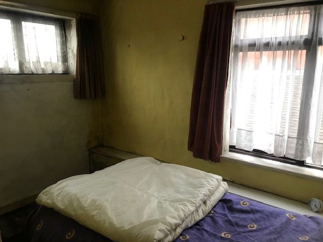 REFURBISHMENT OPPORTUNITY: A THREE BEDROOM FREEHOLD PERIOD HOUSE CLOSE TO TOWN CENTRE AND CASTLE PARK IN NEED OF REFURBISHMENT