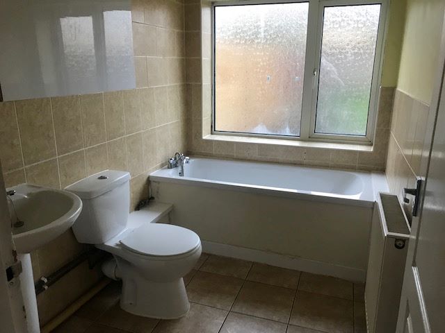 RESIDENTIAL INVESTMENT: A VACANT FREEHOLD HOUSE REQUIRING SOME IMPROVEMENT CONSIDERED TO BE IDEAL FOR A BUY TO LET INVESTMENT