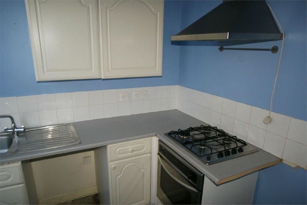 BUY TO LET INVESTMENT: A FIRST FLOOR FLAT WITH TENANT IN SITU PRODUCING AN INCOME OF £5100 PER ANNUM. A 9.3% YIELD OF THE GUIDE PRICE  