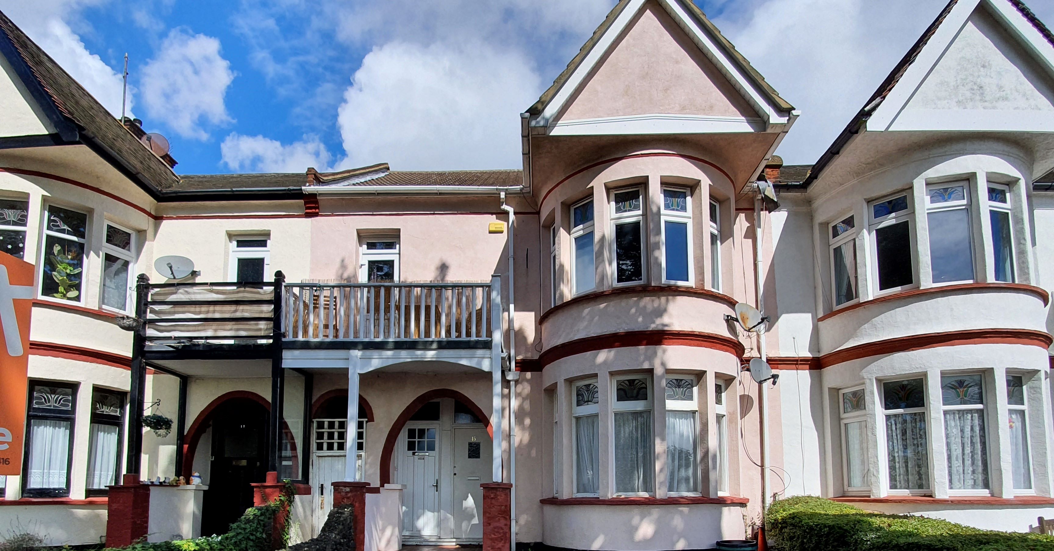 RESIDENTIAL INVESTMENT: A GROUND FLOOR FLAT WITH ITS OWN REAR GARDEN.