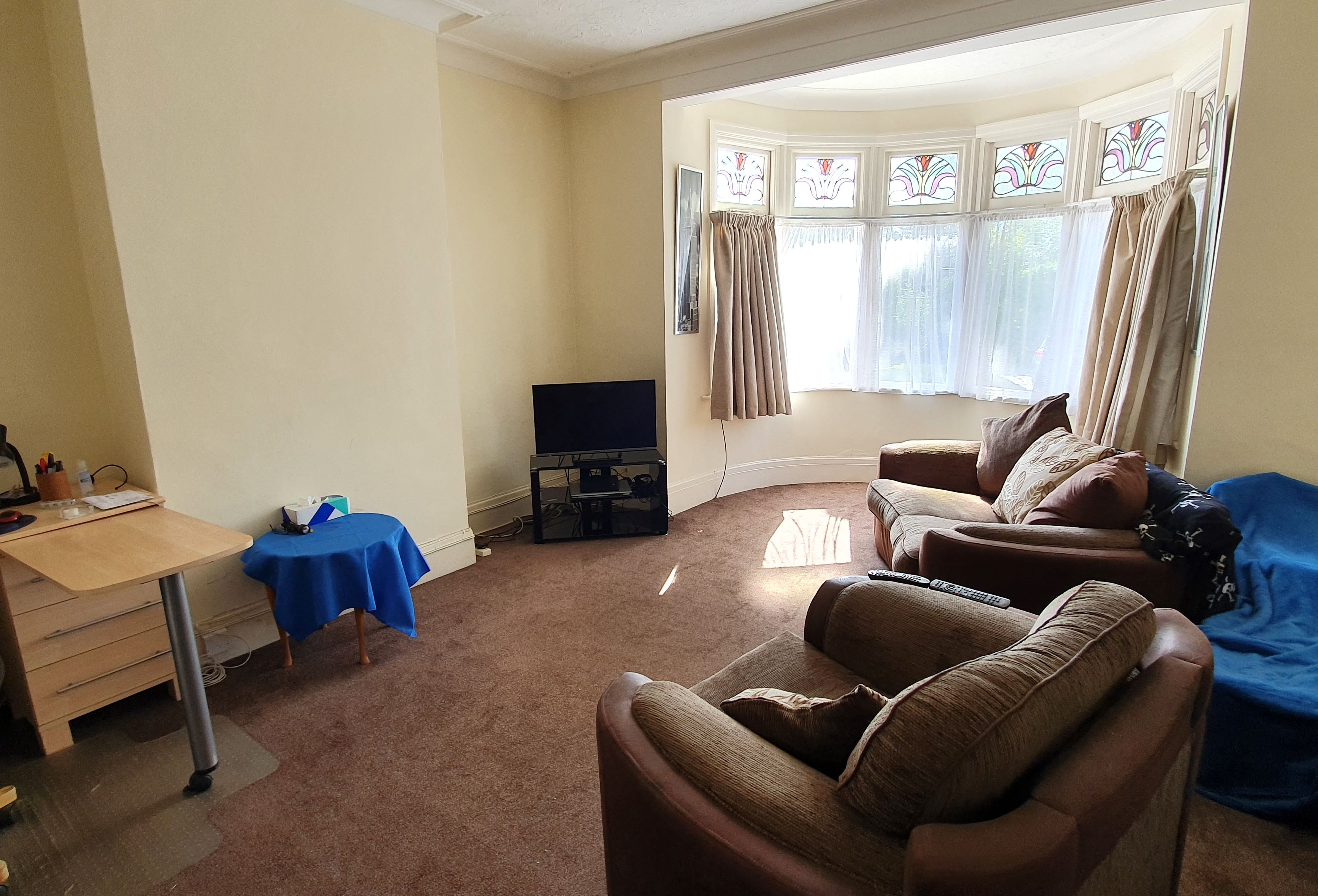 RESIDENTIAL INVESTMENT: A GROUND FLOOR FLAT WITH ITS OWN REAR GARDEN.