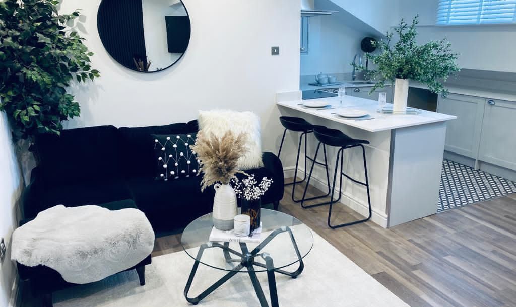 RESIDENTIAL FREEHOLD INVESTMENT: A BLOCK OF NEWLY CONVERTED LUXURY APARTMENTS WITHIN A GRADE II LISTED BUILDING IN THE CENTER OF IPSWICH.