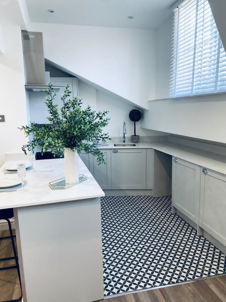 RESIDENTIAL FREEHOLD INVESTMENT: A BLOCK OF NEWLY CONVERTED LUXURY APARTMENTS WITHIN A GRADE II LISTED BUILDING IN THE CENTER OF IPSWICH.