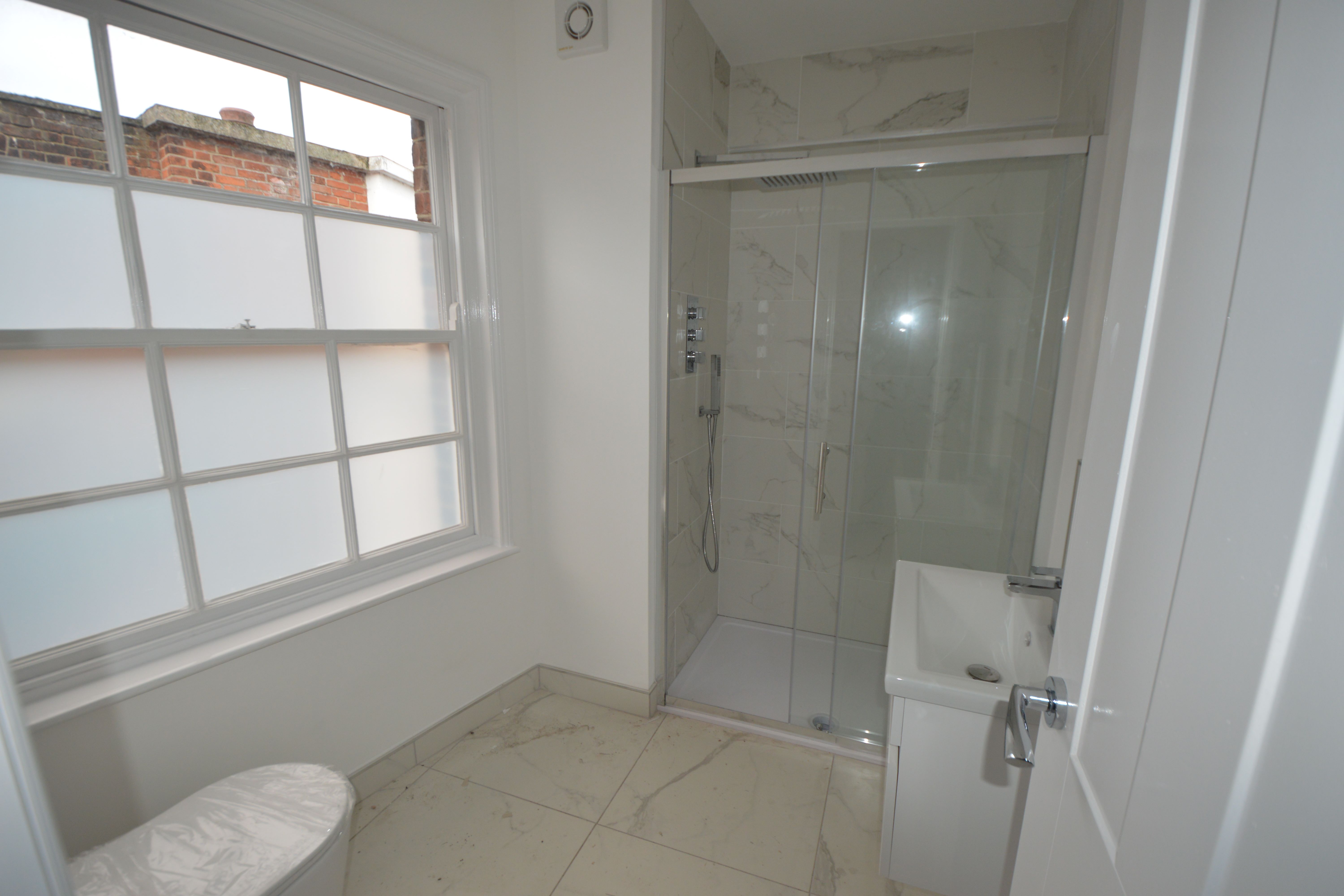 RESIDENTIAL FREEHOLD INVESTMENT: A BLOCK OF NEWLY CONVERTED LUXURY APARTMENTS WITHIN A GRADE II LISTED BUILDING IN THE CENTER OF IPSWICH.