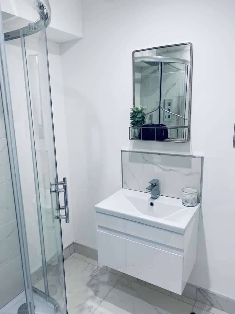 RESIDENTIAL FREEHOLD INVESTMENT: A BLOCK OF NEWLY CONVERTED LUXURY APARTMENTS WITHIN A GRADE II LISTED BUILDING IN THE CENTER OF IPSWICH.