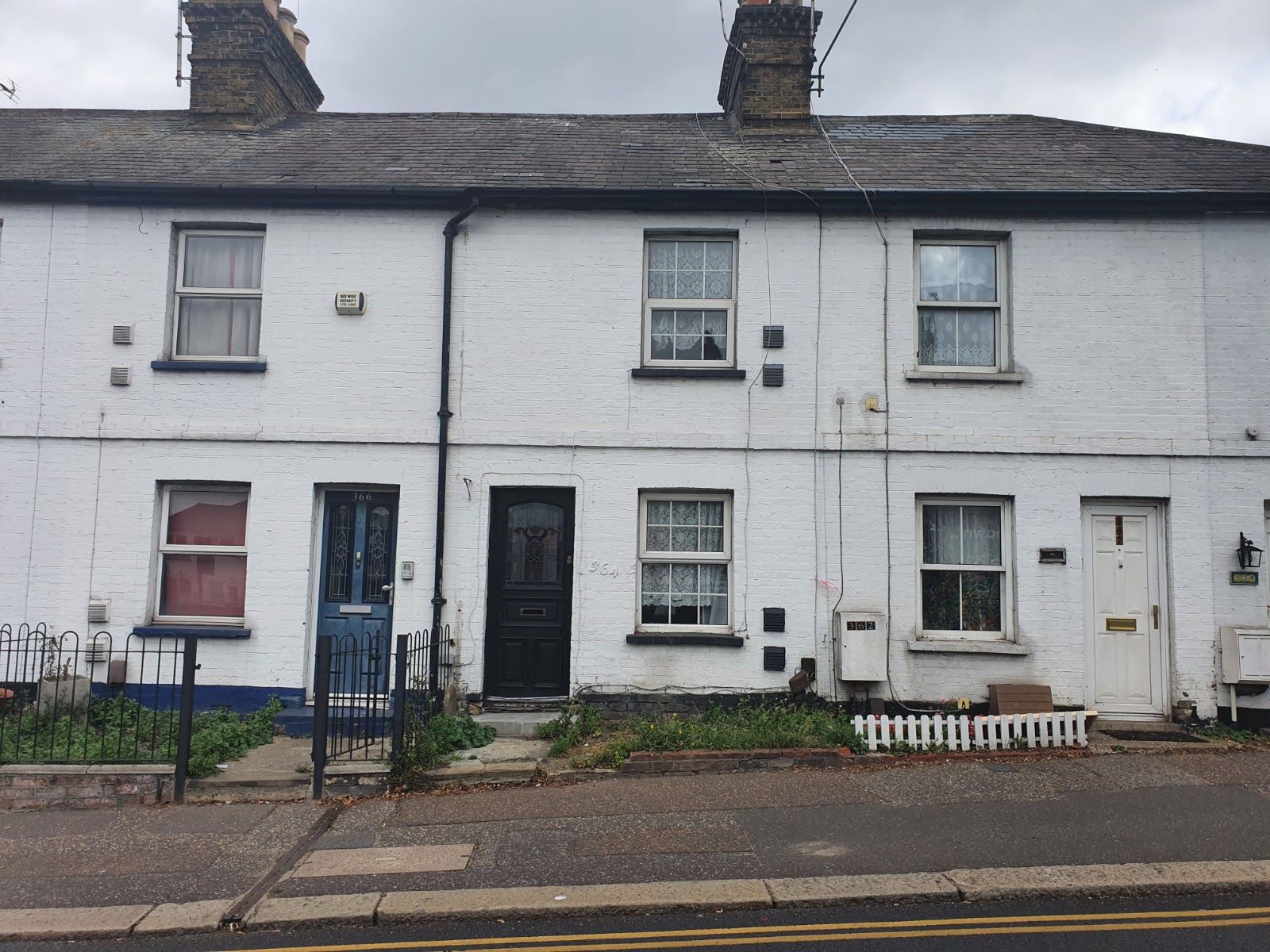BUY TO LET INVESTMENT: A FREEHOLD TERRACED HOUSE CLOSE TO TOWN CENTRE WITH A TENANT IN OCCUPATION PRODUCING AN INCOME OF £10,200 PA