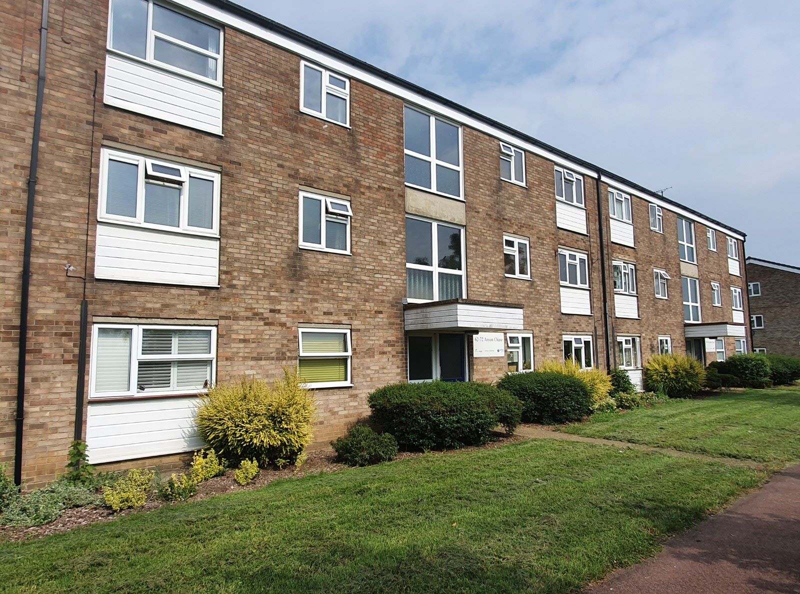 RESIDENTIAL INVESTMENT: A FIRST FLOOR ONE BEDROOM FLAT WITH A TENANT IN OCCUPATION PRODUCING AN INCOME OF £6,480 PER ANNUM