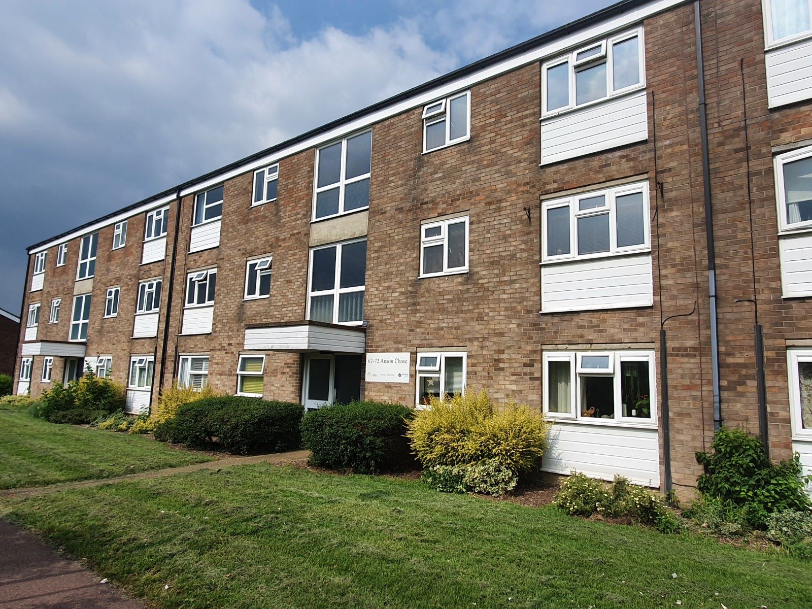 RESIDENTIAL INVESTMENT: A FIRST FLOOR ONE BEDROOM FLAT WITH A TENANT IN OCCUPATION PRODUCING AN INCOME OF £6,480 PER ANNUM