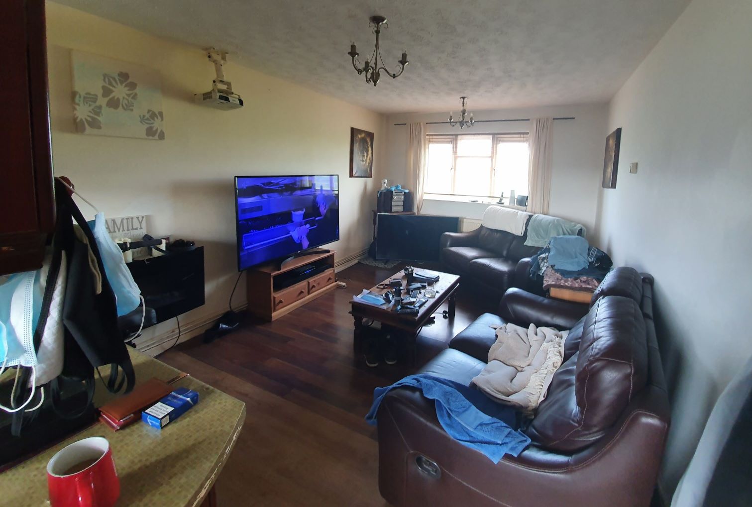 RESIDENTIAL INVESTMENT: A FIRST FLOOR ONE BEDROOM FLAT WITH A TENANT IN OCCUPATION PRODUCING AN INCOME OF £6,480 PER ANNUM