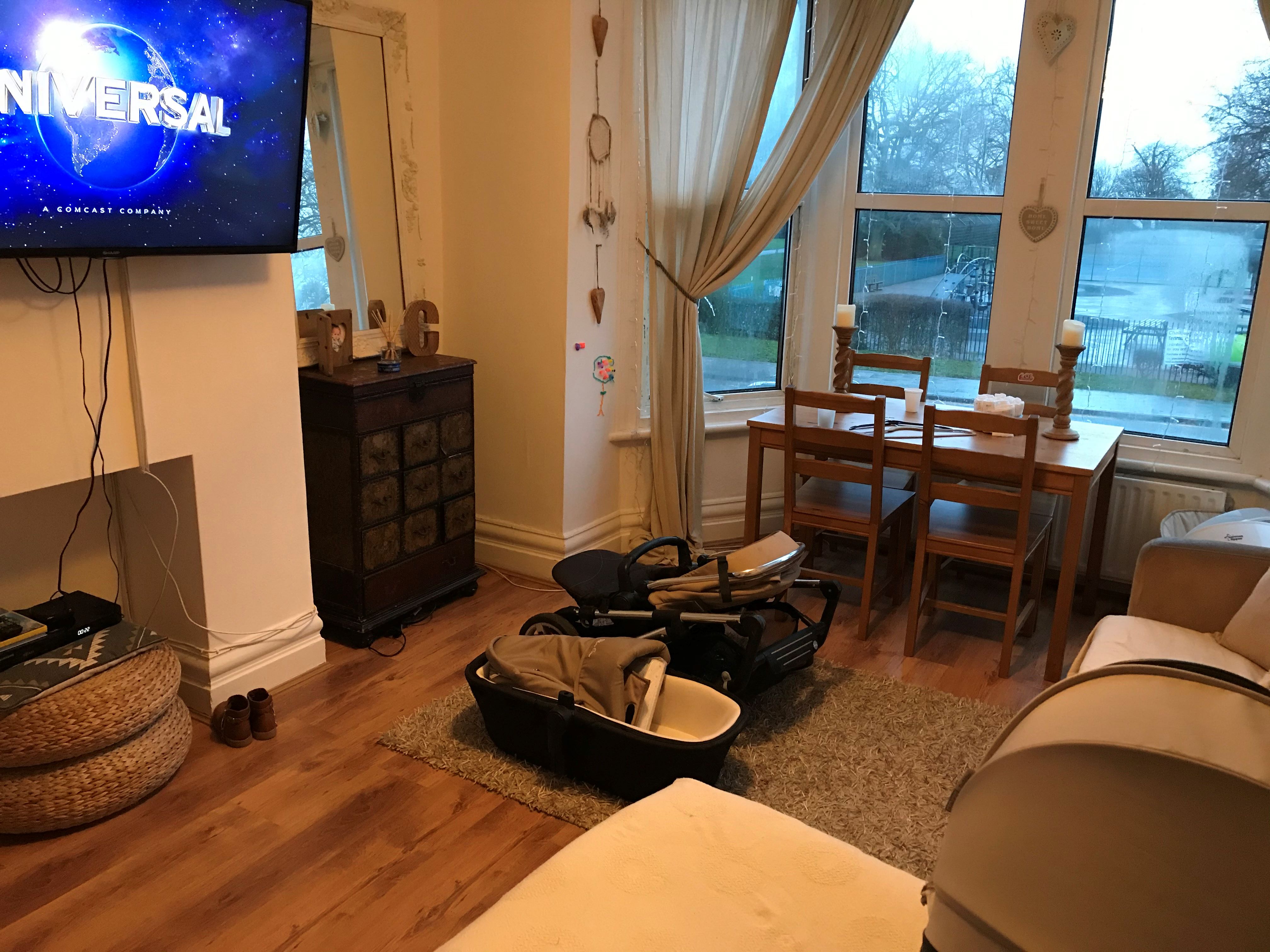 RESIDENTIAL INVESTMENT: A VACANT LEASEHOLD FLAT LOCATED OPPOSITE CHALKWELL PARK, CONSIDERED TO BE AN IDEAL BUY TO LET INVESTMENT