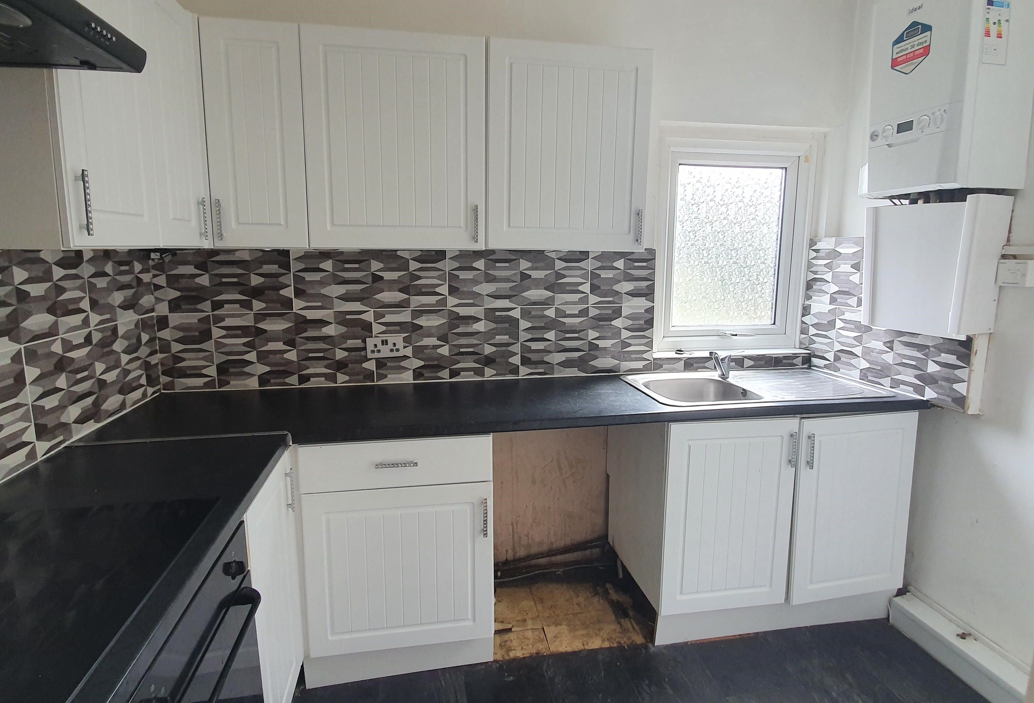 RESIDENTIAL INVESTMENT: A VACANT GROUND FLOOR FLAT WITH PRIVATE GARDEN CLOSE TO WESTCLIFF STATION OFFERED WITH A LEASE WITH 64 YEARS REMAINING