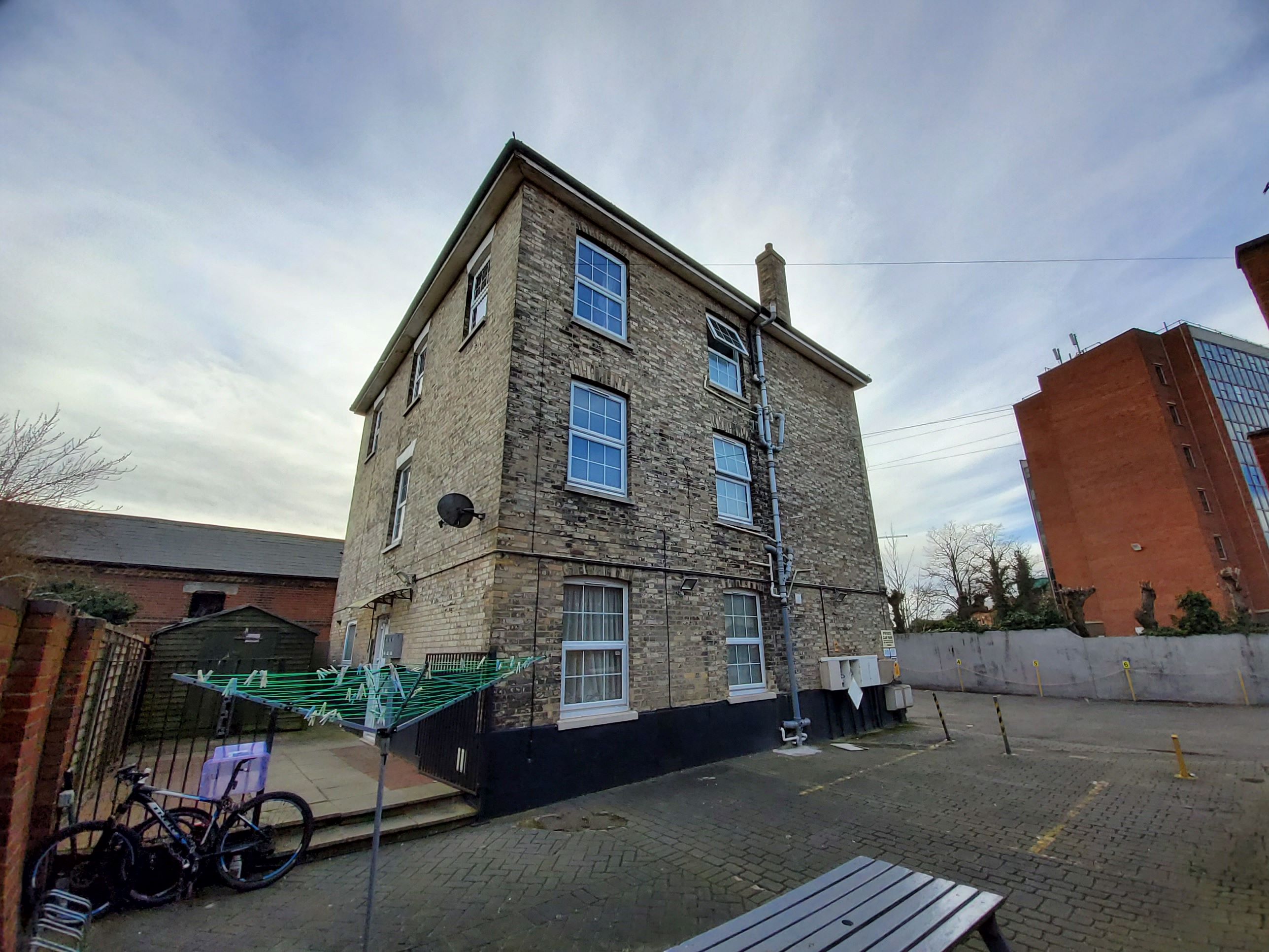 BUY TO LET INVESTMENT: A FIRST FLOOR STUDIO APARTMENT CURRENTLY PRODUCING AN INCOME OF JUST UNDER £6000 PER ANNUM.  A 10.8% YEILD OF THE GUIDE PRICE
