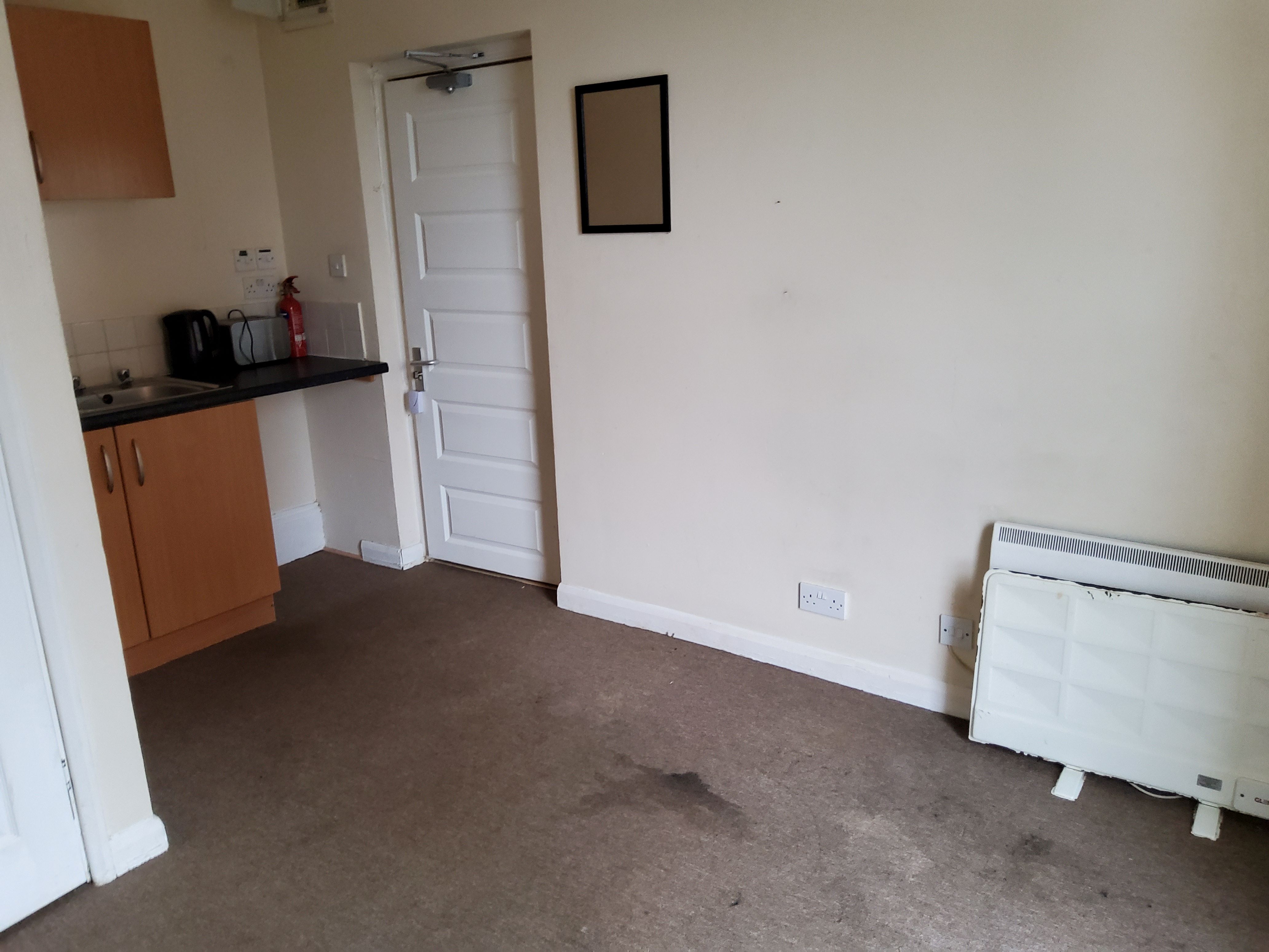 BUY TO LET INVESTMENT: A FIRST FLOOR STUDIO APARTMENT CURRENTLY PRODUCING AN INCOME OF JUST UNDER £6000 PER ANNUM.  A 10.8% YEILD OF THE GUIDE PRICE