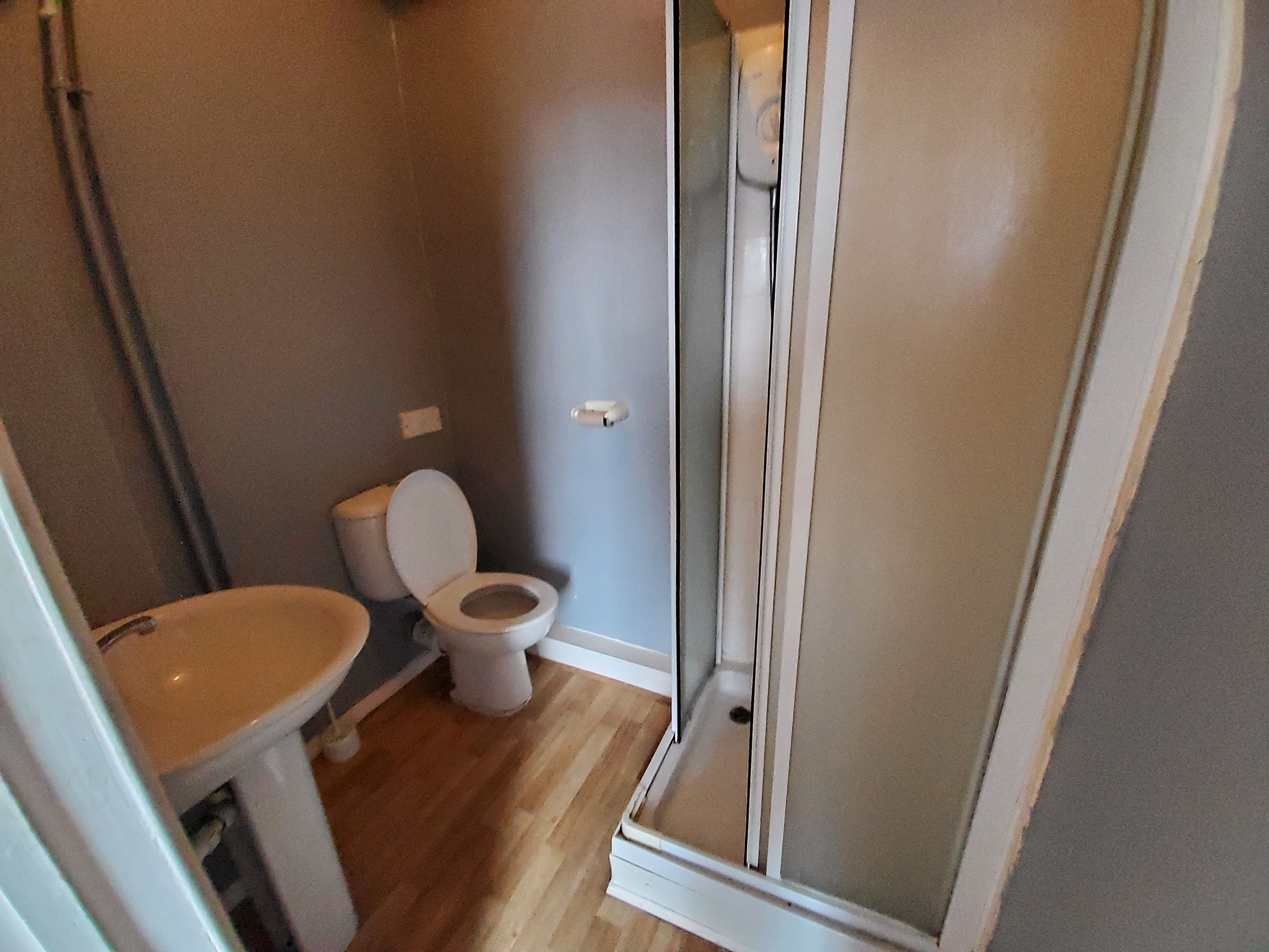 BUY TO LET INVESTMENT: A FIRST FLOOR STUDIO APARTMENT CURRENTLY PRODUCING AN INCOME OF JUST UNDER £6000 PER ANNUM.  A 10.8% YEILD OF THE GUIDE PRICE