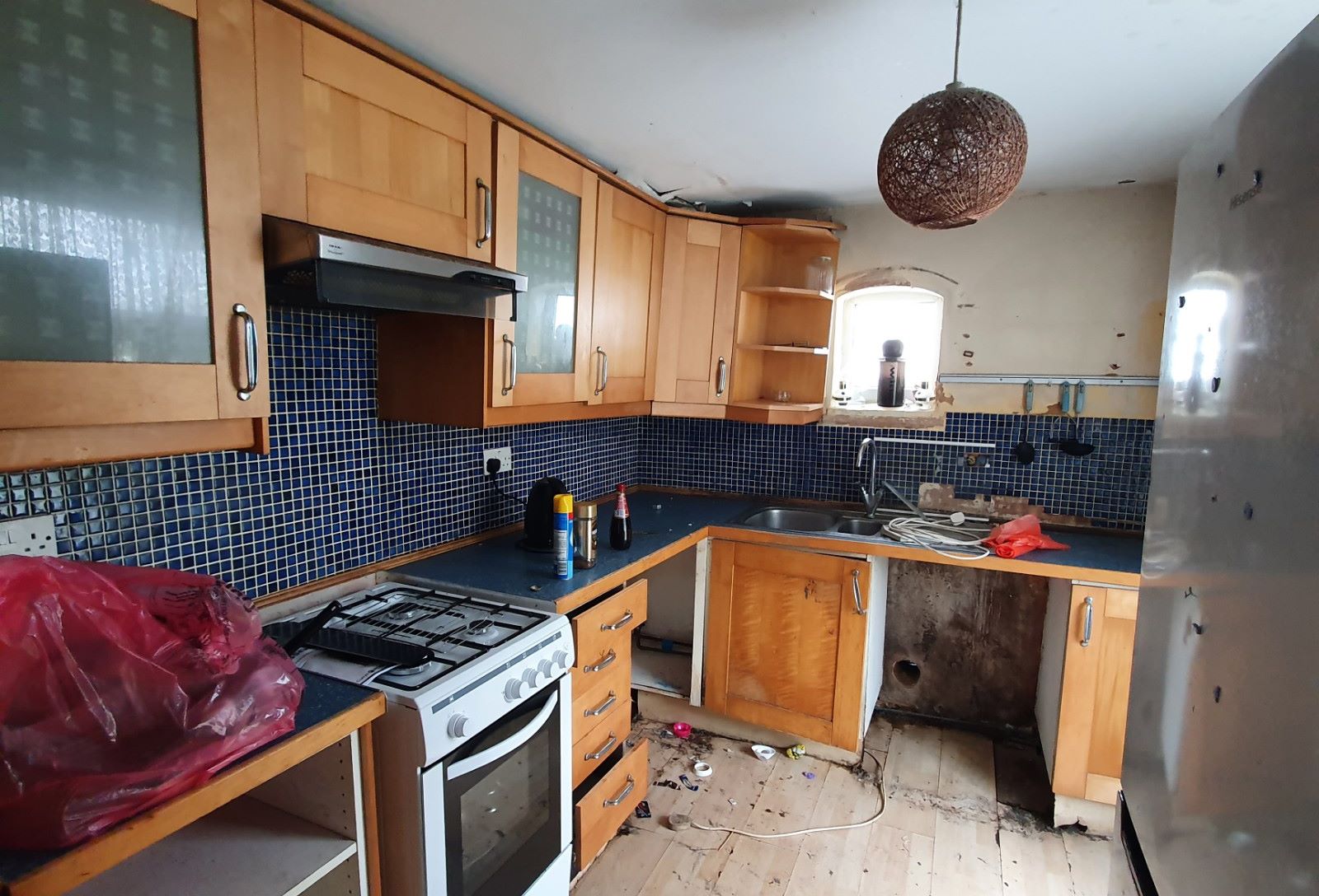 REFURBISHMENT OPPORTUNITY: VACANT FREEHOLD THREE BEDROOM HOUSE CLOSE TO SOUTHEND SEAFRONT IN NEED OF MODERNISATION