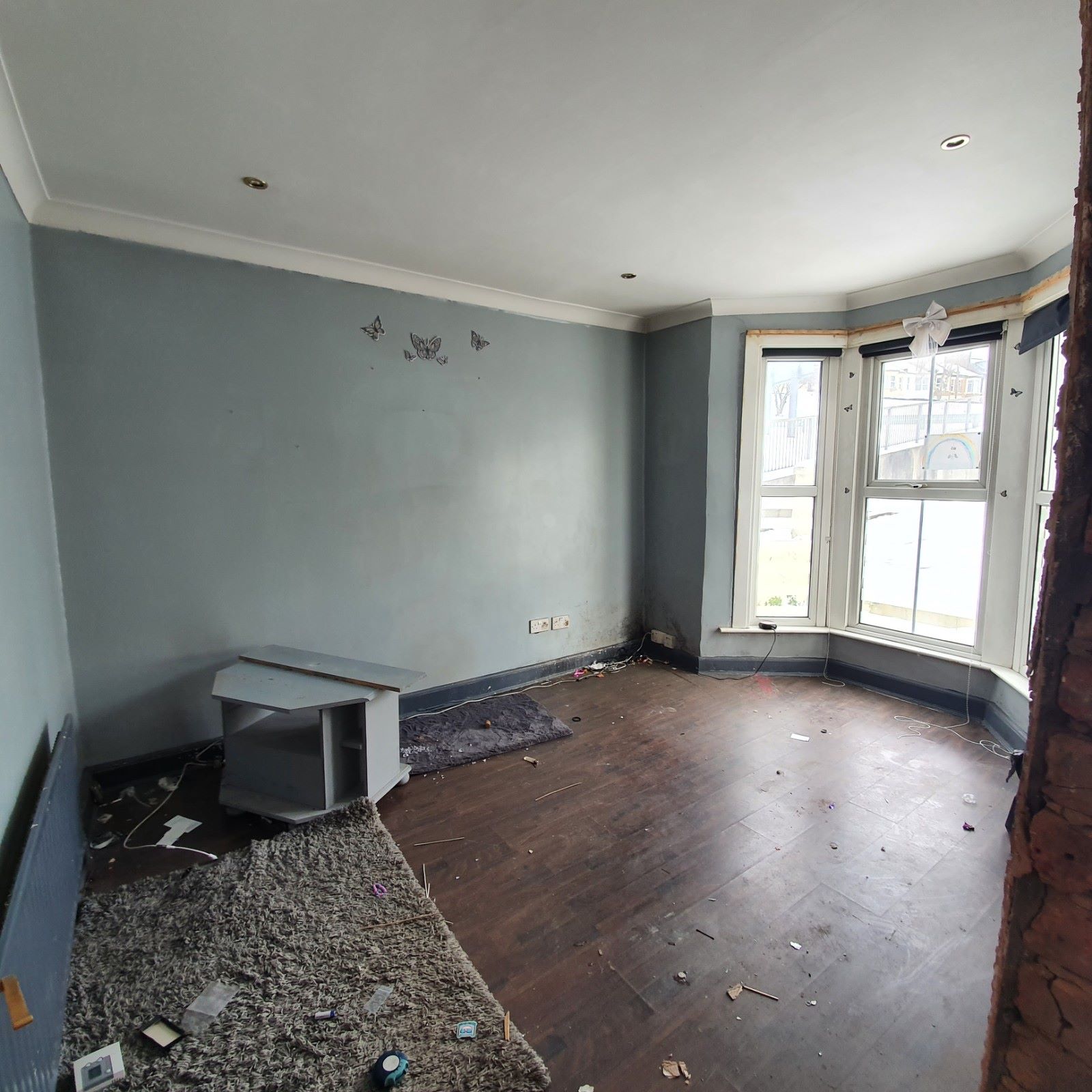 REFURBISHMENT OPPORTUNITY: VACANT FREEHOLD THREE BEDROOM HOUSE CLOSE TO SOUTHEND SEAFRONT IN NEED OF MODERNISATION