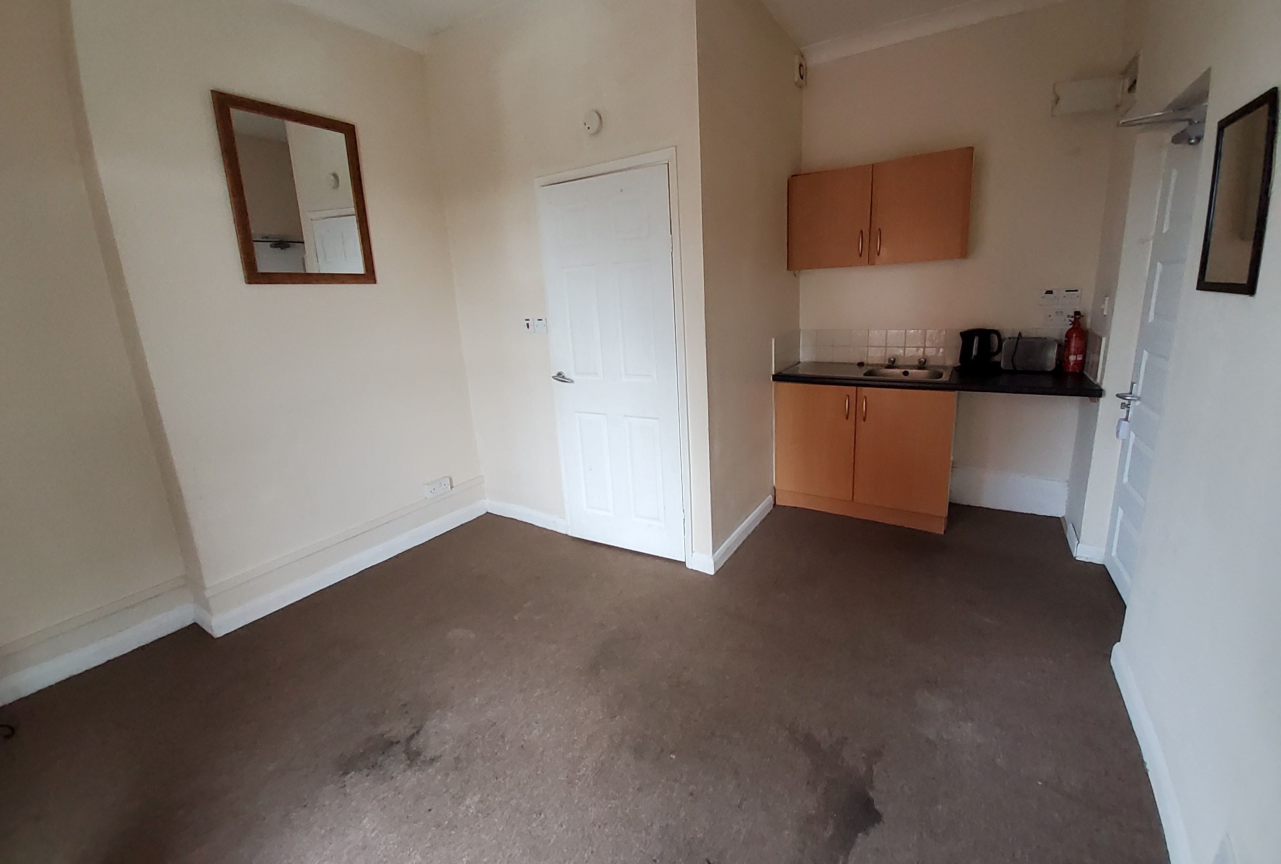 BUY TO LET INVESTMENT: A FIRST FLOOR STUDIO APARTMENT CURRENTLY PRODUCING AN INCOME OF JUST UNDER £6000 PER ANNUM.  A 10.8% YEILD OF THE GUIDE PRICE