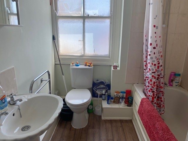 BUY TO LET INVESTMENT: TWO LONG LEASEHOLD FLATS BOTH LET OUT PRODUCING AN INCOME OF £10,800 PER ANNUM. AN 8.3% YIELD OF THE GUIDE PRICE.
