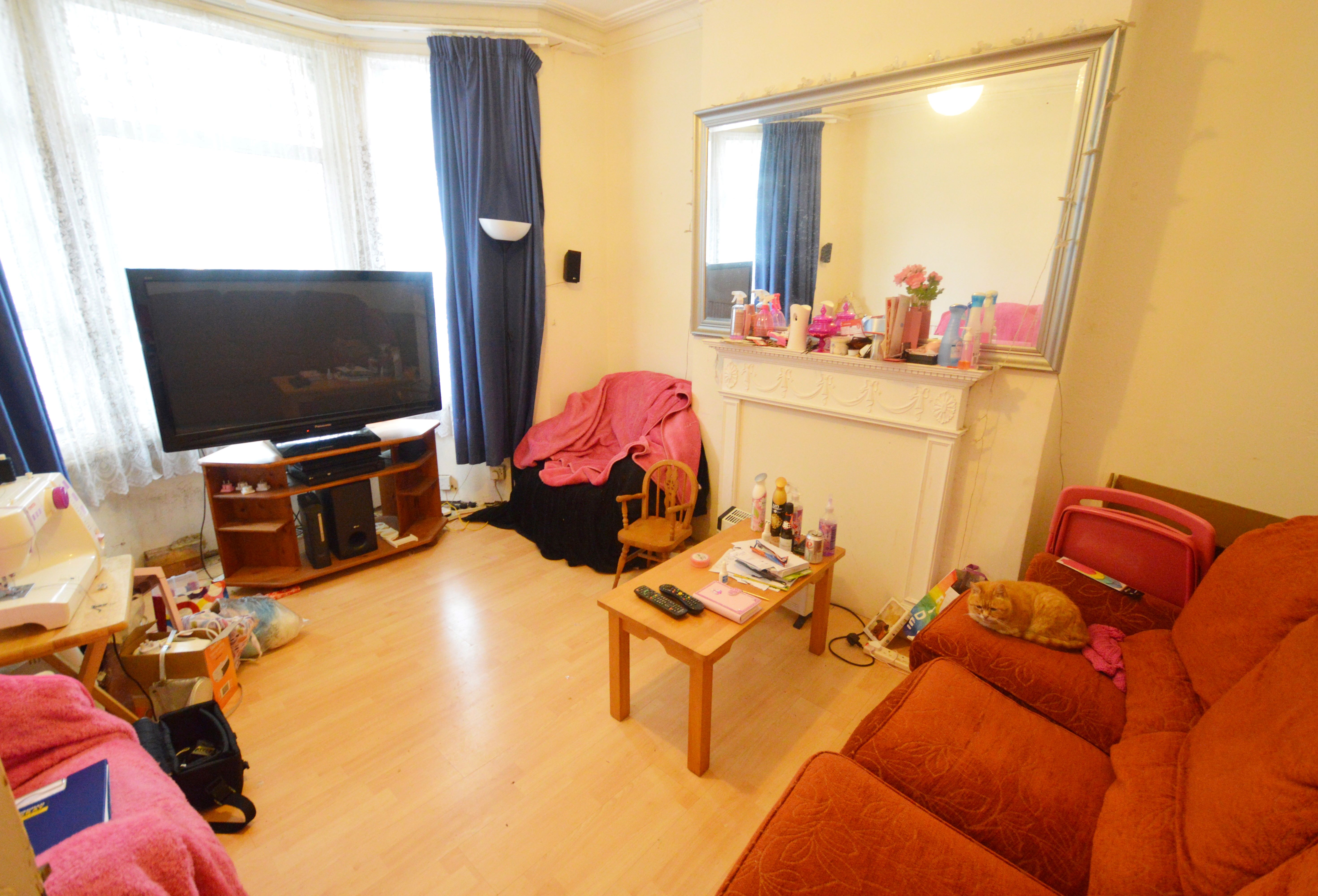 RESIDENTIAL INVESTMENT OPPORTUNITY: A FREEHOLD FOUR BEDROOM DETACHED HOUSE IN THE TOWN CENTRE IN NEED OF COMPLETE  REFURBISHMENT