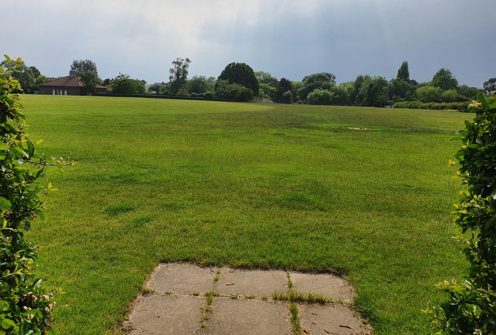 RESIDENTIAL INVESTMENT: A FIRST FLOOR ONE BEDROOM FLAT WITH A TENANT IN OCCUPATION PRODUCING AN INCOME OF £6,480 PER ANNUM