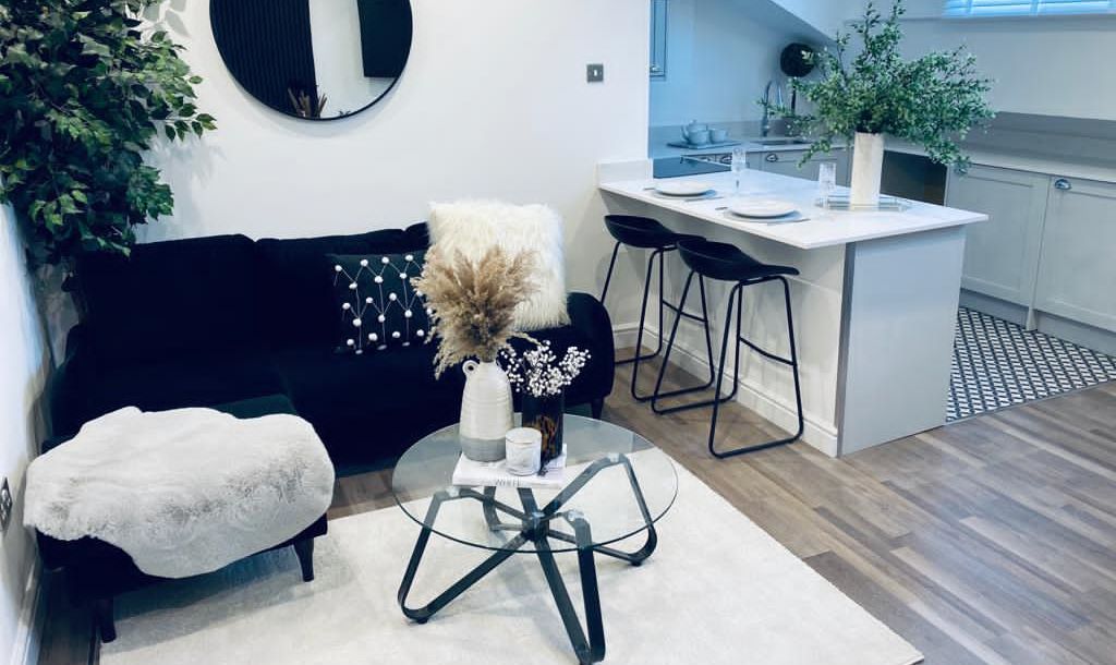 RESIDENTIAL FREEHOLD INVESTMENT: A BLOCK OF NEWLY CONVERTED LUXURY APARTMENTS WITHIN A GRADE II LISTED BUILDING IN THE CENTER OF IPSWICH.