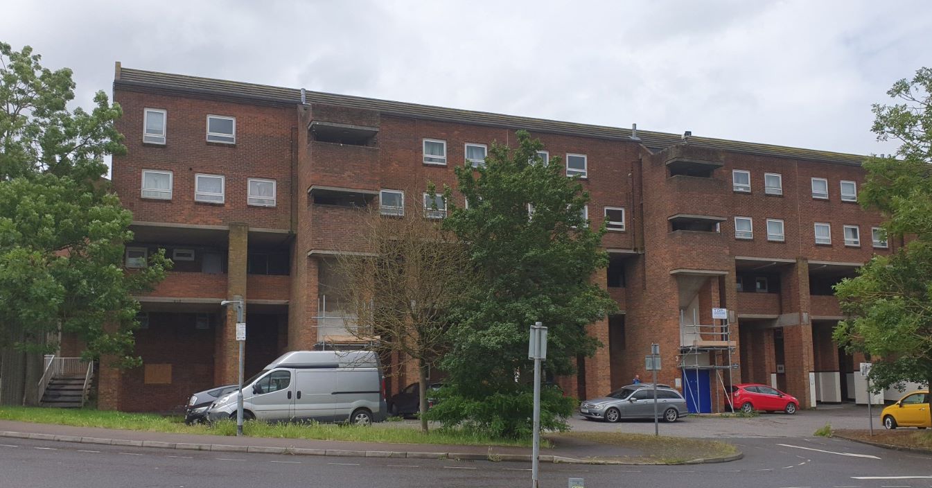 RESIDENTIAL INVESTMENT: A VACANT FOUR BEDROOM MAISONETTE WITH GARDEN AND CLOSE TO TRAIN STATION CONSIDERED TO BE AN IDEAL BUY TO LET INVESTMENT