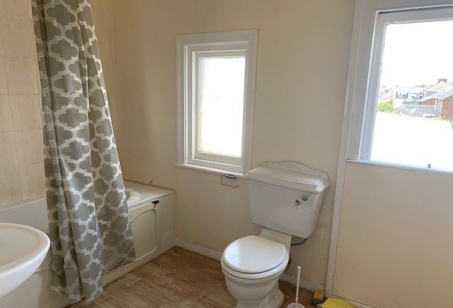 BUY TO LET INVESTMENT: TWO LONG LEASEHOLD ONE BEDROOM FLATS IN CLACTON TOWN CENTRE CONSIDERED TO BE SUITABLE AS A BUY TO LET INVESTMENT