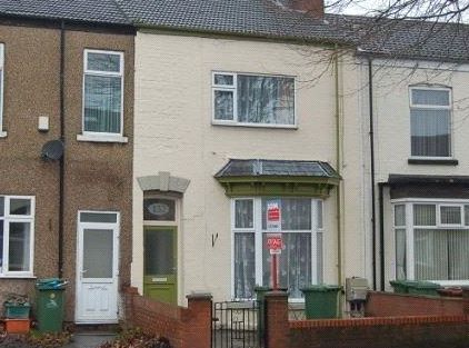 BUY TO LET: A FREEHOLD BUILDING WITH 2 FLATS BOTH LET AND PRODUCING AN INCOME OF £8400 PER ANNUM. A YIELD OF NEARLY 13% OF THE GUIDE PRICE.