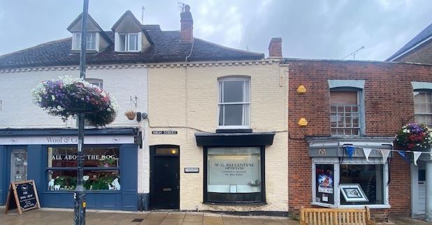 MIXED USE PROPERTY: A VACANT FREEHOLD GRADE II LISTED BUILDING COMPRISING OF A GROUND FLOOR FORMER OPTICIANS AND SPLIT LEVEL APARTMENT ABOVE.