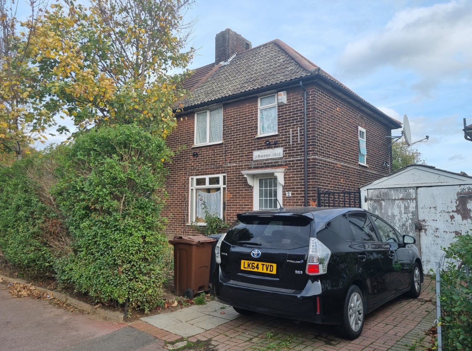 RESIDENTIAL INVESTMENT: A FREEHOLD SEMI DETACHED HOUSE WITH GARAGE BEING SOLD WITH A TENANT IN OCCUPATION