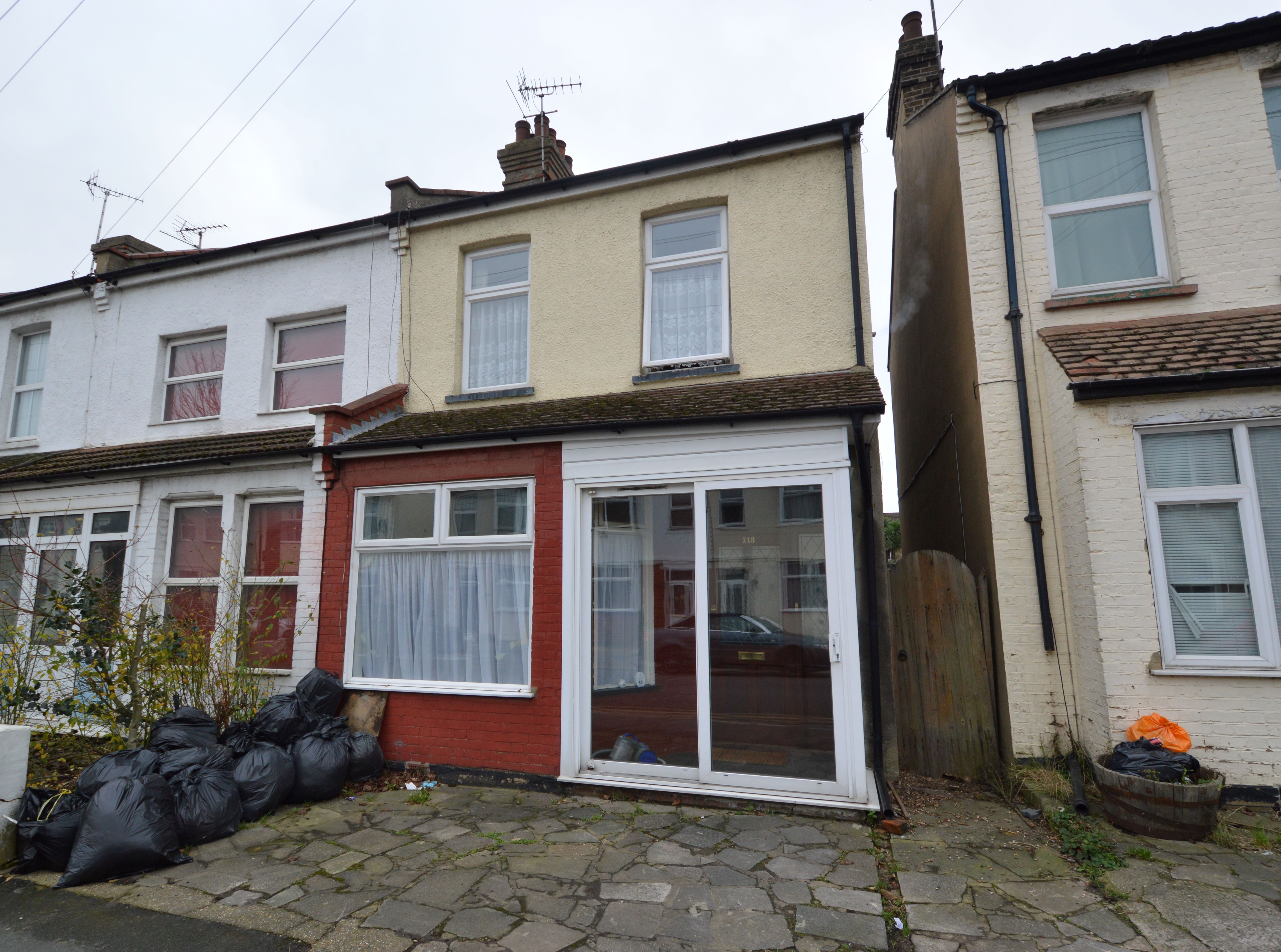 REFURBISHMENT OPPORTUNITY: A FREEHOLD TWO BEDROOM END OF TERRACE HOUSE LOCATED IN SOUTHEND ON SEA IN NEED OF MODERNISATION