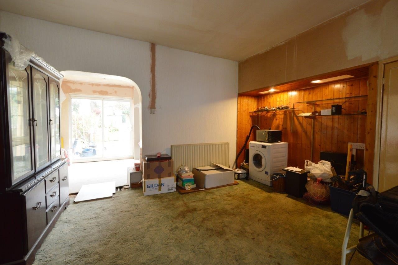REFURBISHMENT OPPORTUNITY: A FREEHOLD TWO BEDROOM END OF TERRACE HOUSE LOCATED IN SOUTHEND ON SEA IN NEED OF MODERNISATION