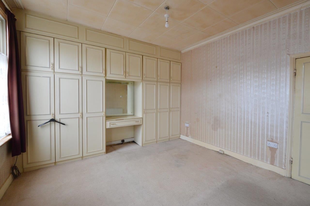 REFURBISHMENT OPPORTUNITY: A FREEHOLD TWO BEDROOM END OF TERRACE HOUSE LOCATED IN SOUTHEND ON SEA IN NEED OF MODERNISATION