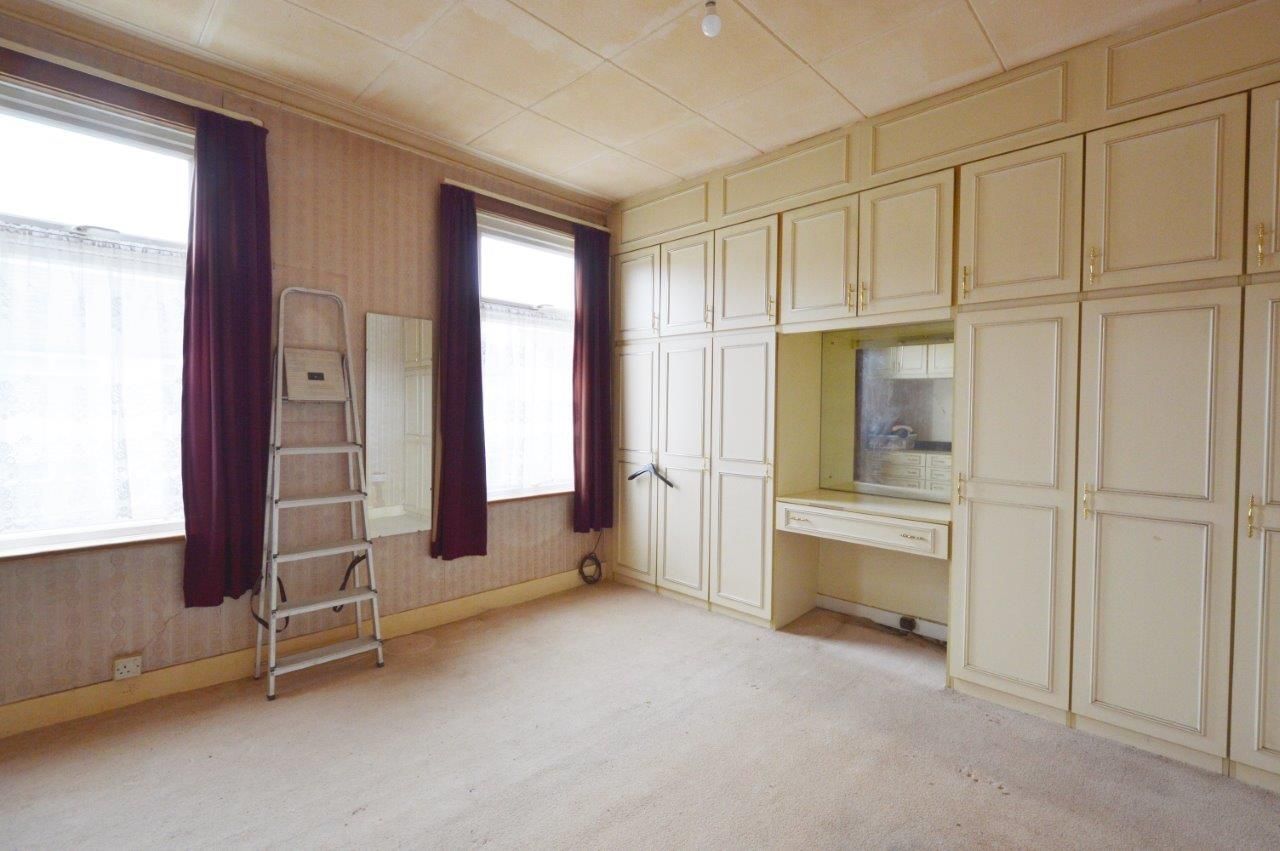 REFURBISHMENT OPPORTUNITY: A FREEHOLD TWO BEDROOM END OF TERRACE HOUSE LOCATED IN SOUTHEND ON SEA IN NEED OF MODERNISATION