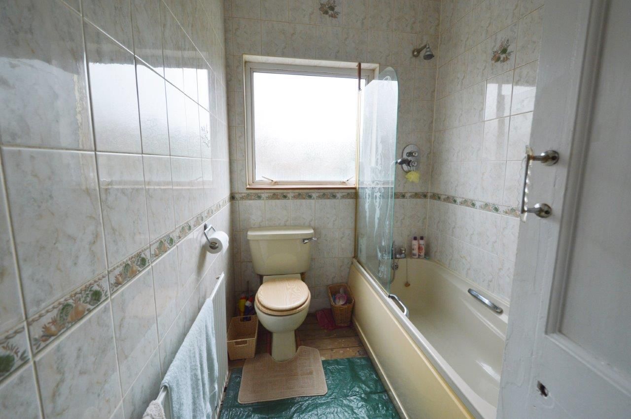 REFURBISHMENT OPPORTUNITY: A FREEHOLD TWO BEDROOM END OF TERRACE HOUSE LOCATED IN SOUTHEND ON SEA IN NEED OF MODERNISATION