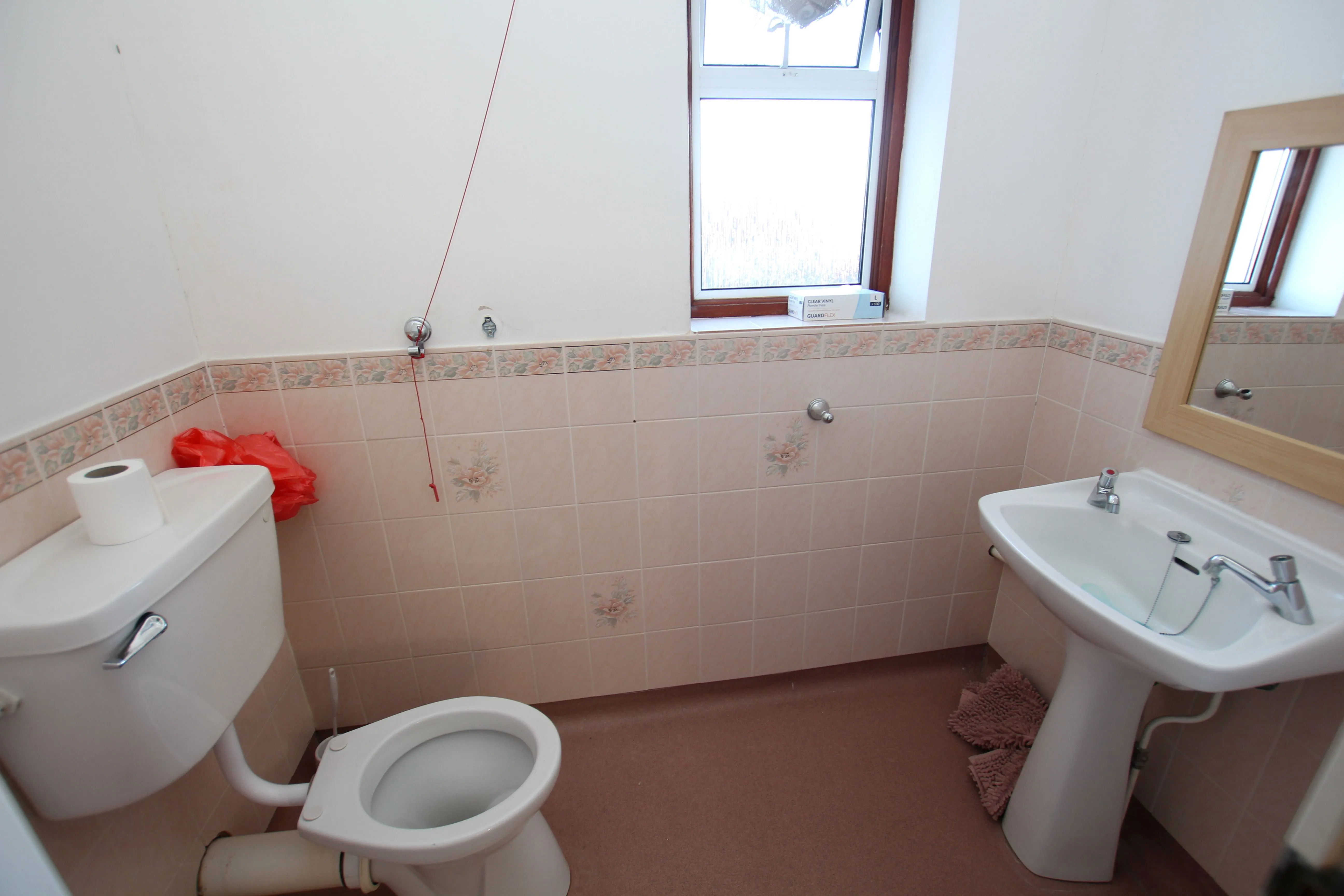 RE DEVELOPMENT OPPORTUNITY: A VACANT DETACHED FORMER CARE HOME APPROX. 12,500 SQ.FT. ON A PLOT OF 0.45 ACRES LOCATED CLOSE TO THE SEAFRONT 