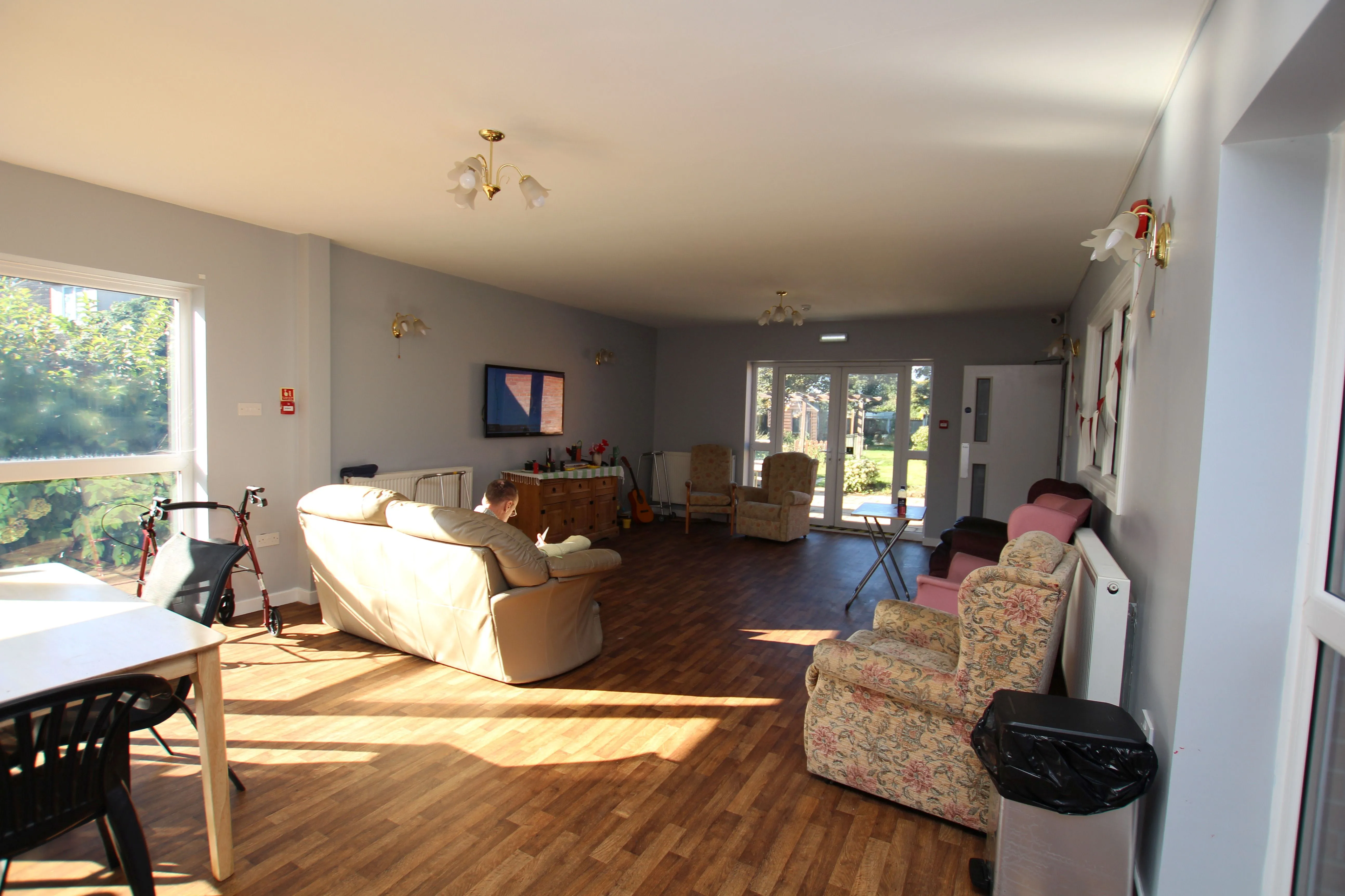 RE DEVELOPMENT OPPORTUNITY: A VACANT DETACHED FORMER CARE HOME APPROX. 12,500 SQ.FT. ON A PLOT OF 0.45 ACRES LOCATED CLOSE TO THE SEAFRONT 