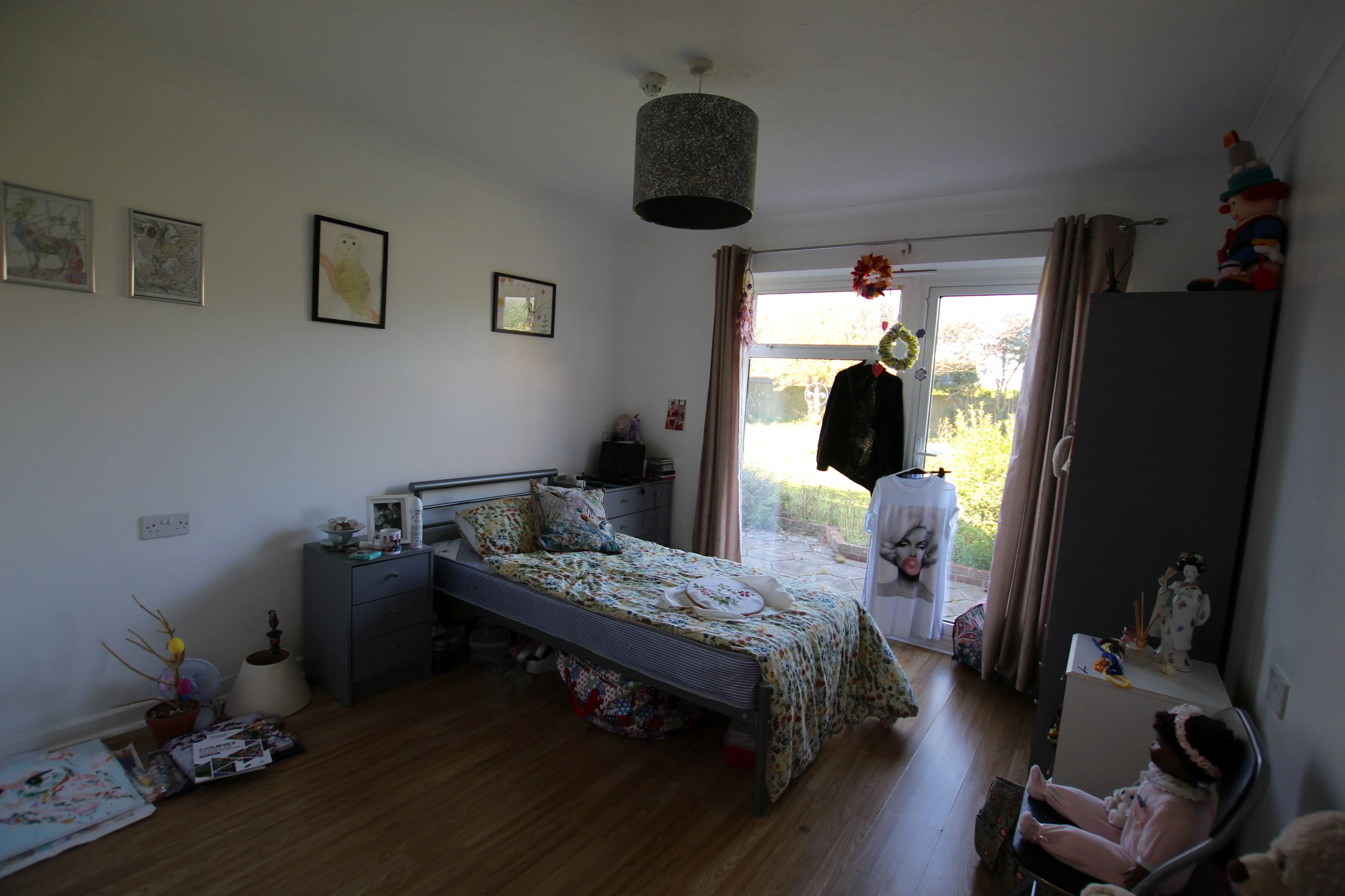 RE DEVELOPMENT OPPORTUNITY: A VACANT DETACHED FORMER CARE HOME APPROX. 12,500 SQ.FT. ON A PLOT OF 0.45 ACRES LOCATED CLOSE TO THE SEAFRONT 