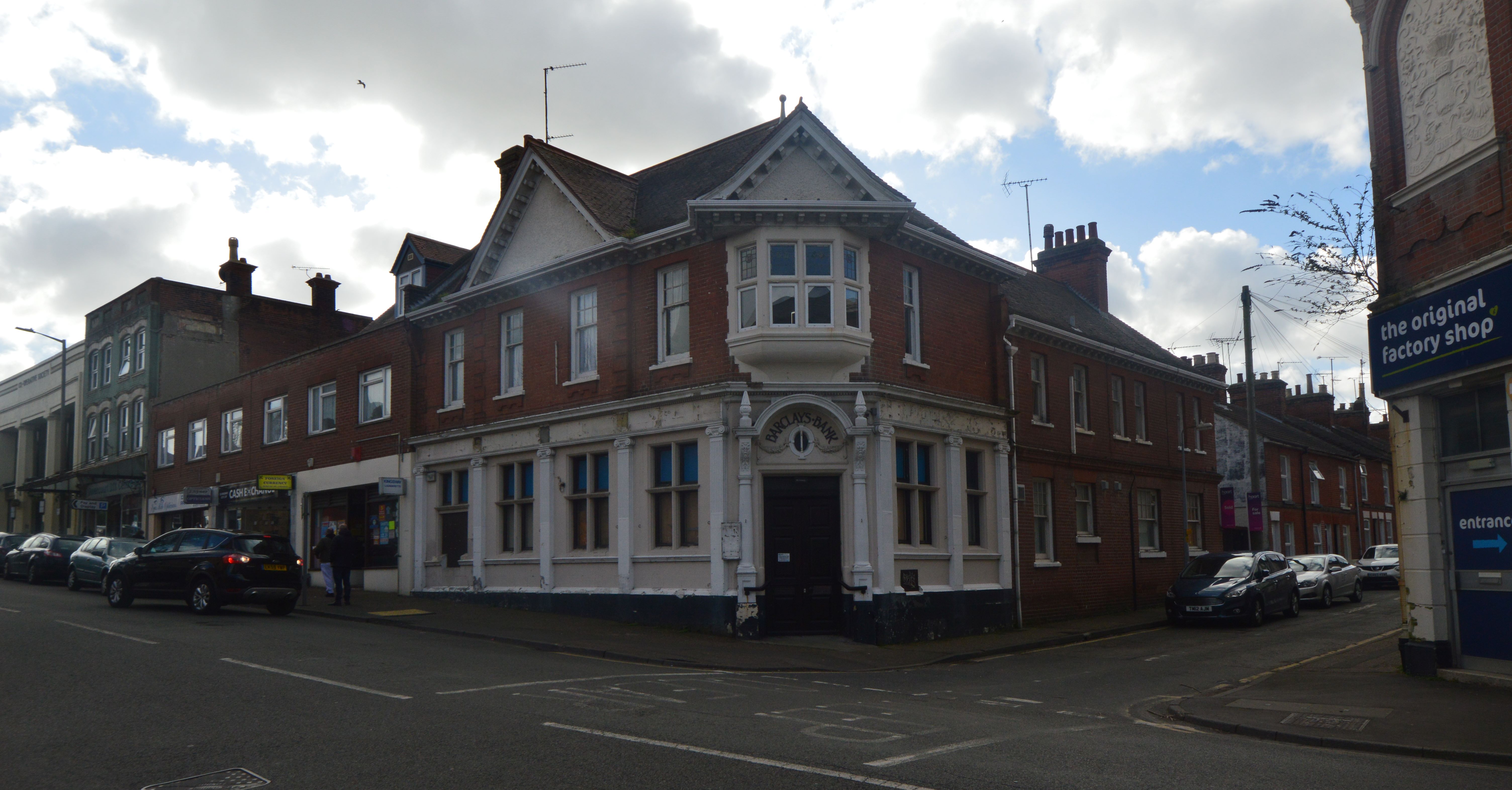 DEVELOPMENT OPPORTUNITY: A VACANT FREEHOLD FORMER BARCLAYS BANK WITH FULL PLANNING PERMISSION GRANTED TO CONVERT x3 RESIDENTIAL APARTMENTS