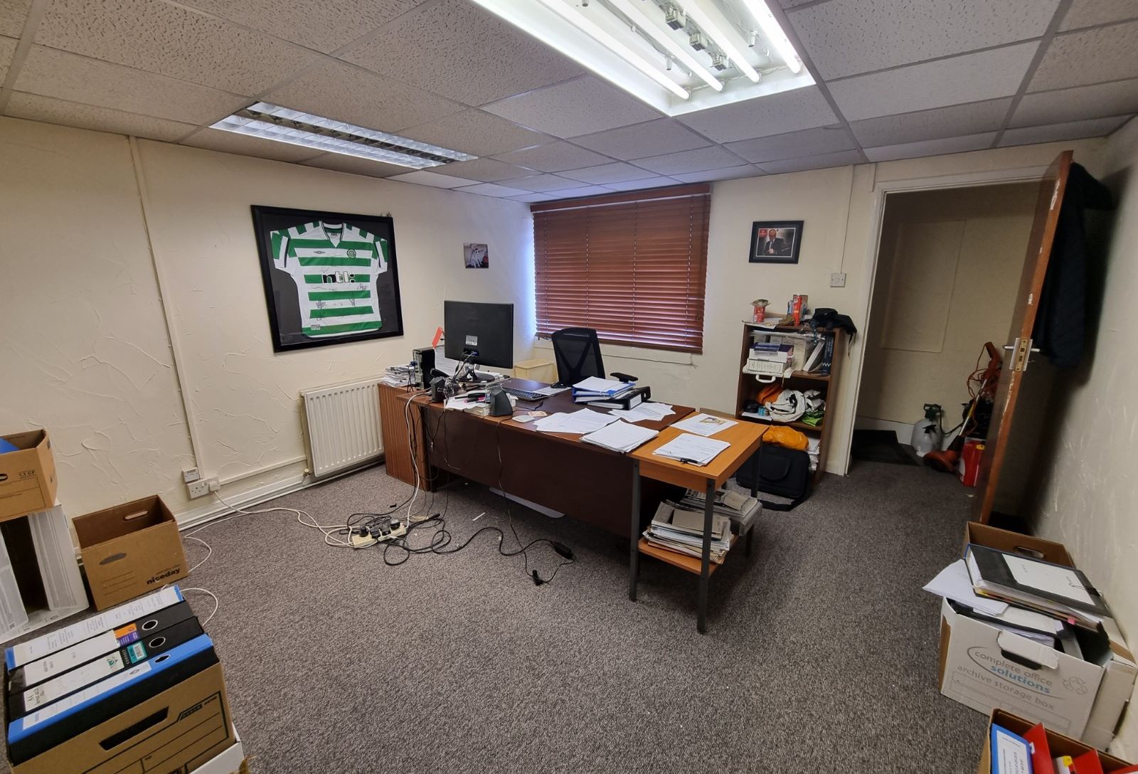 COMMERCIAL INVESTMENT OPPORTUNITY: A FREEHOLD PROPERTY COMPRISING OF A SHOP WITH OFFICES ABOVE AND PARKING SITUATED CLOSE TO GRAYS TOWN CENTRE