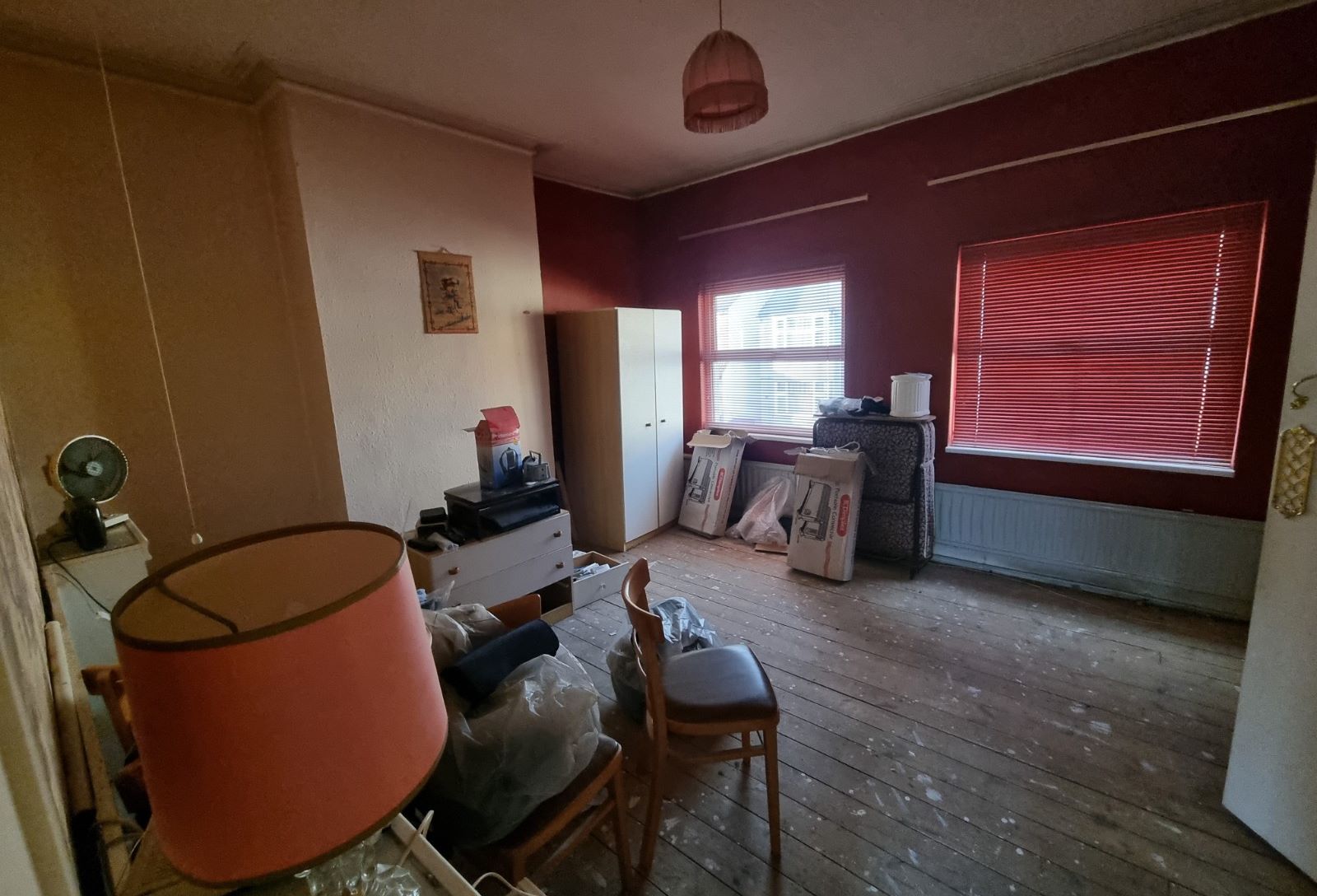 REFURBISHMENT OPPORTUNITY: A FREEHOLD VACANT TWO BEDROOM TERRACE HOUSE LOCATED IN SOUTHEND ON SEA IN NEED OF MODERNISATION